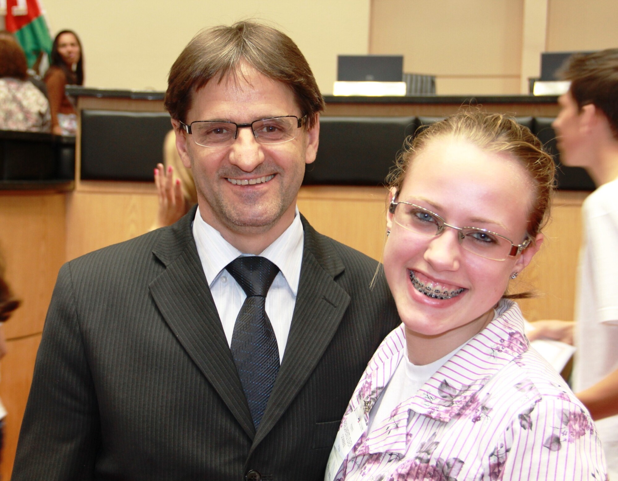 Estudante de Lindóia do Sul é eleita presidente do Parlamento Jovem