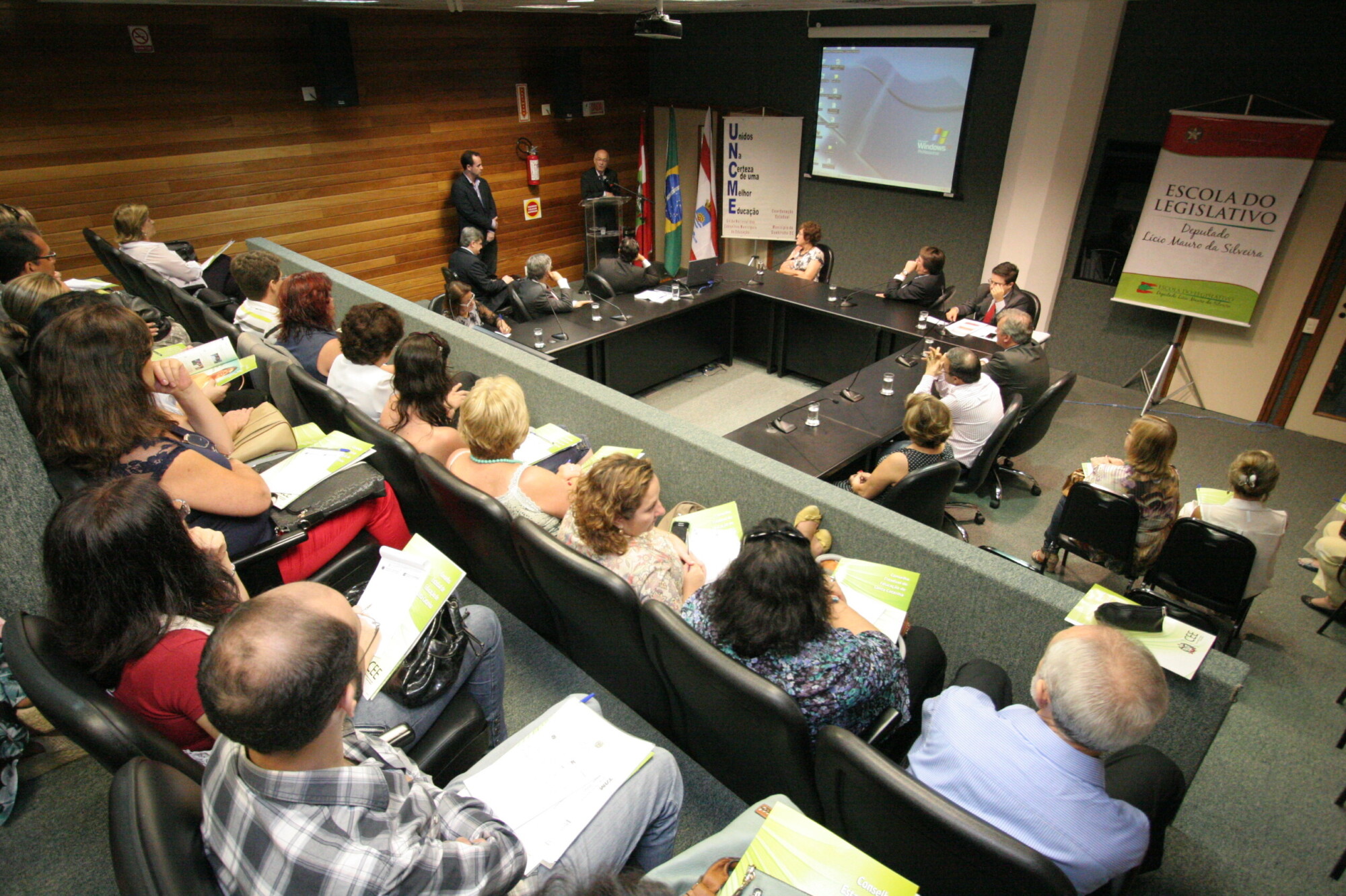 Conselhos de Educação discutem colaboração entre municípios, Estados e União