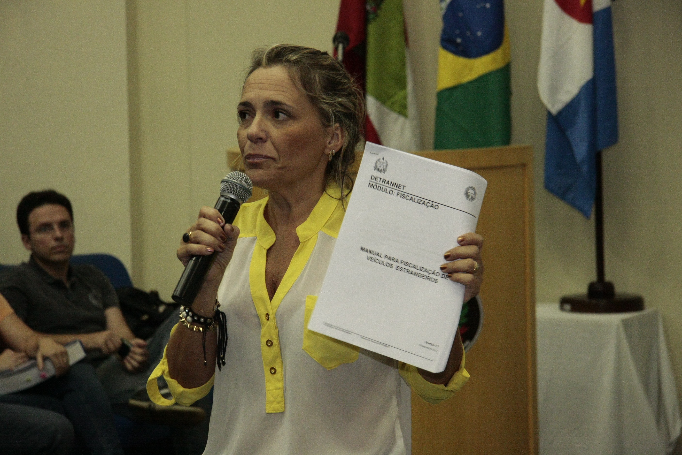Aplicação de multas a veículos estrangeiros - Graziela Maria casas Blanco