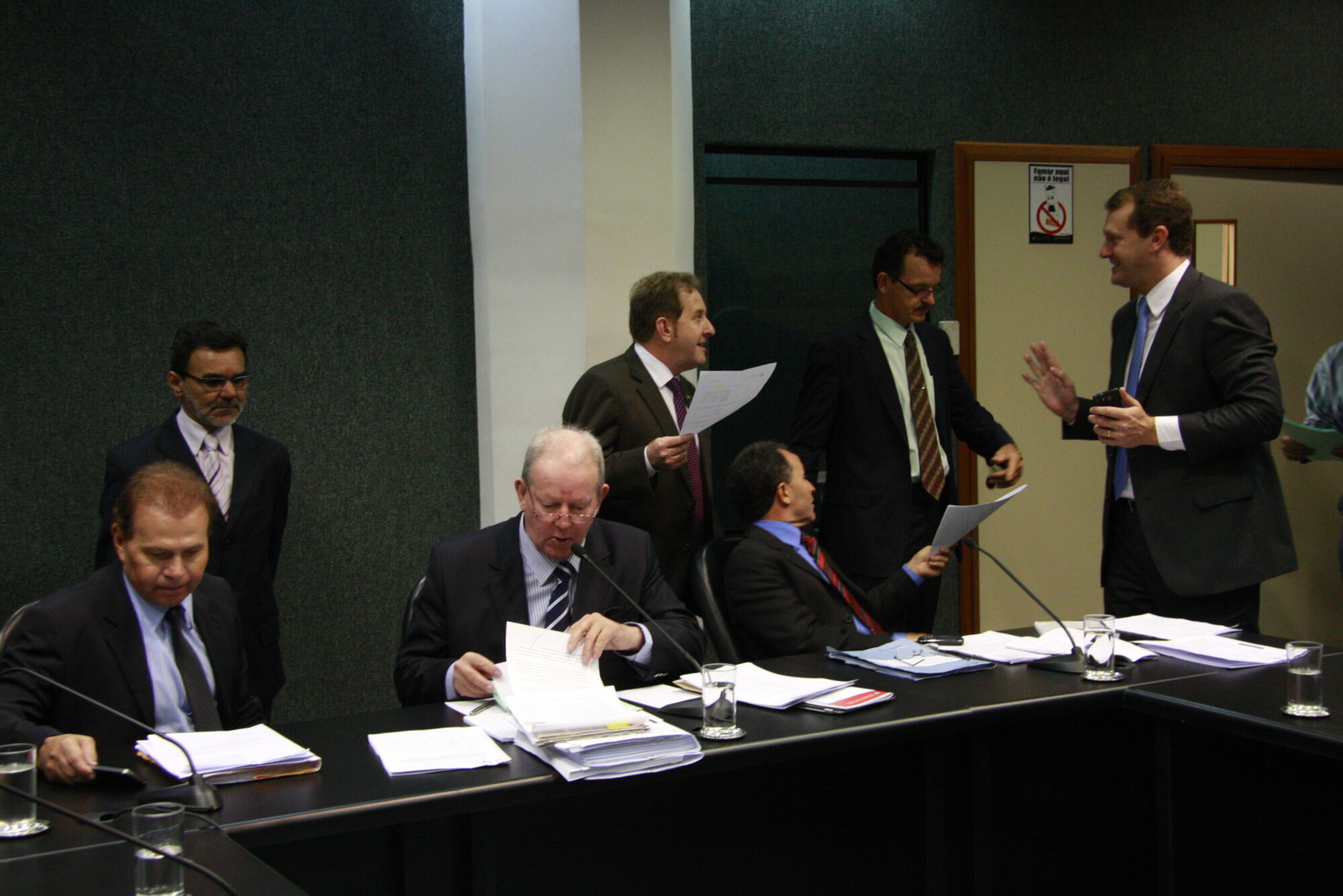 Finanças aprova relatório da Lei Orçamentária e altera Plano Plurianual