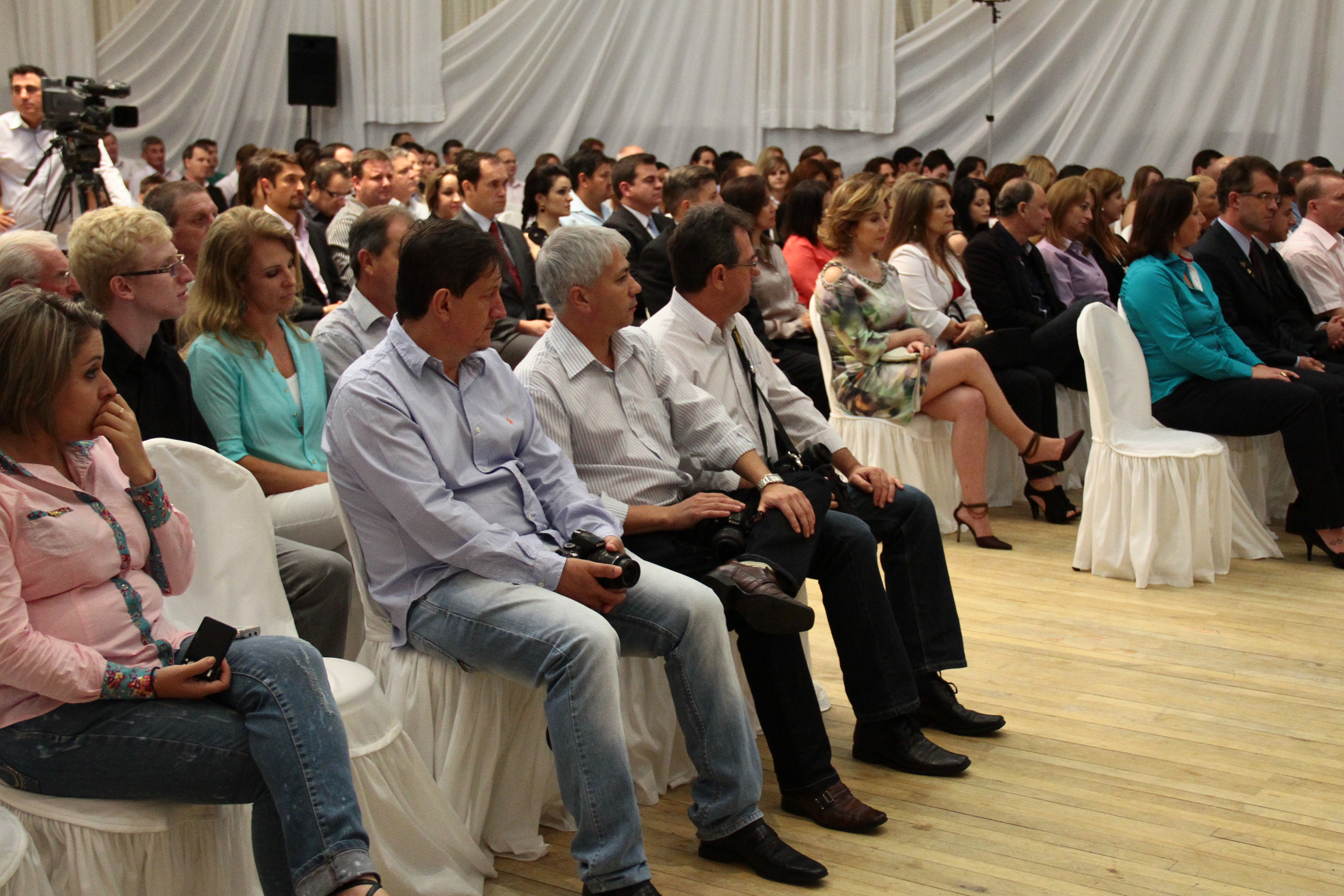 Ato Parlamentar de Entrega do Livro em Homenagem ao Município de Xanxerê, e concessão de título de cidadão Xanxerense ao Deputado Gelson Merisio.  Foto: Miriam Zomer