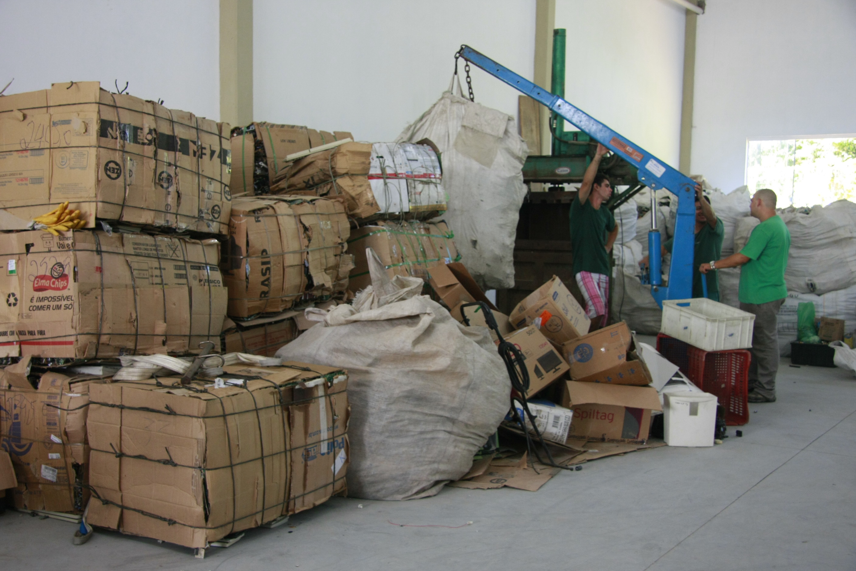 Reciclagem de lixo eletrônico - CDI. Foto: Miriam Zomer
