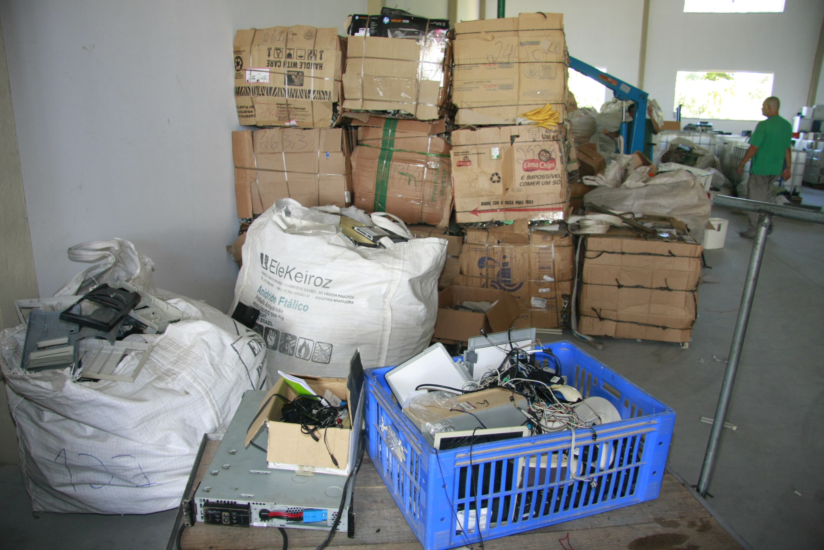 Reciclagem de lixo eletrônico - CDI. Foto: Miriam Zomer
