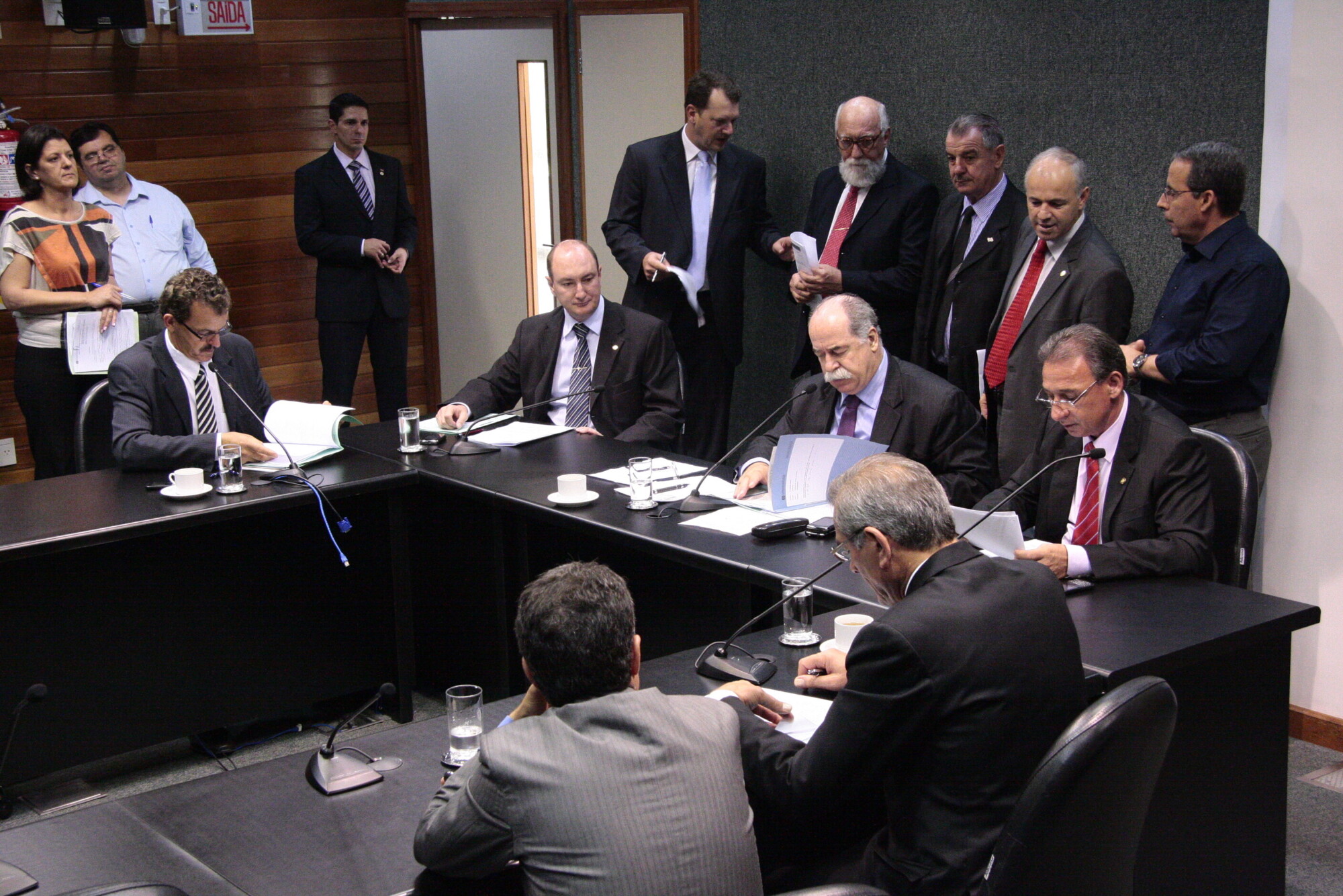 CCJ e Finanças fazem reuniões simultâneas na tarde desta terça-feira (18)
