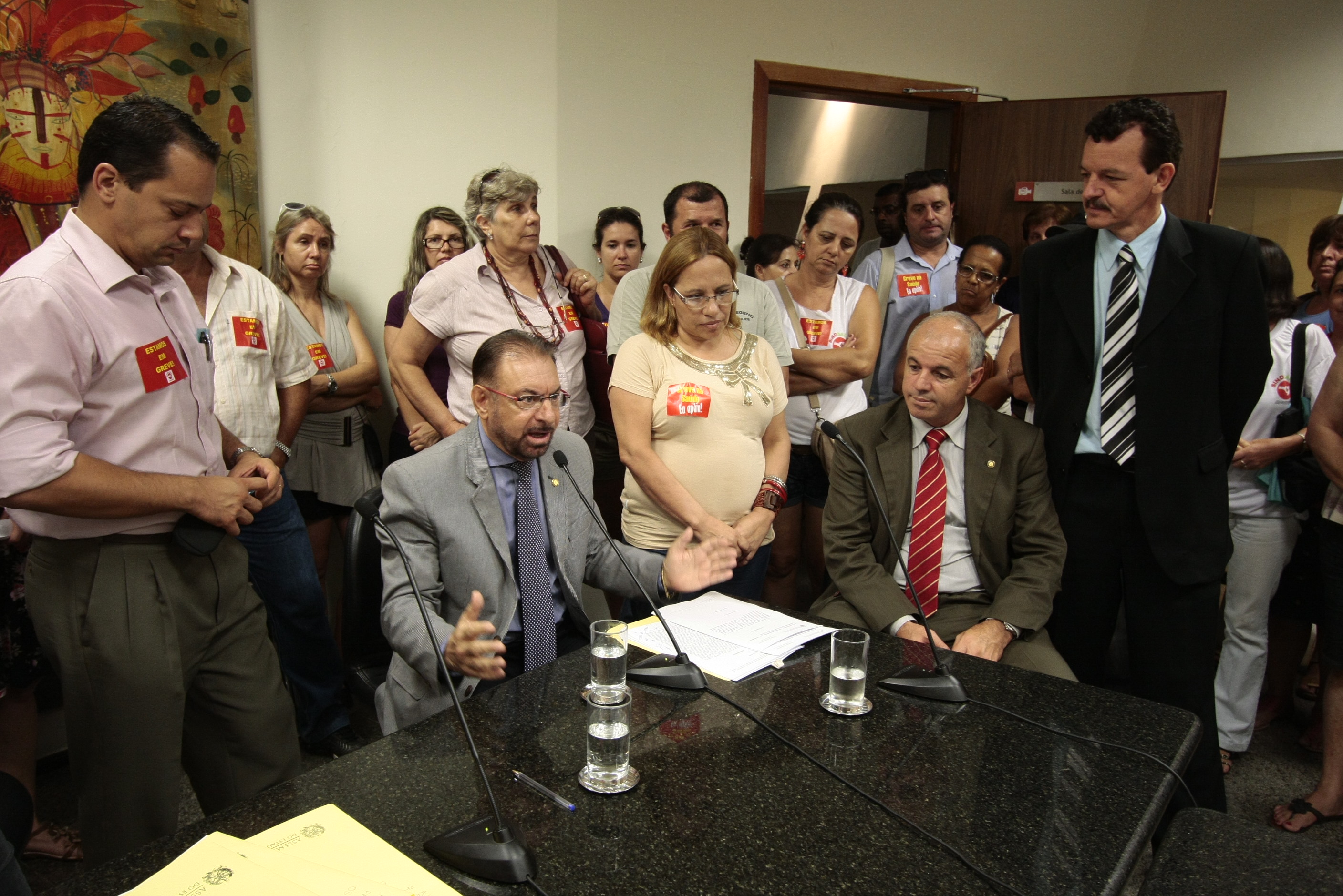 Greve da Saúde - Coletiva - deputado Volnei Morastoni (PT) - Foto: Lucas Gabriel Diniz