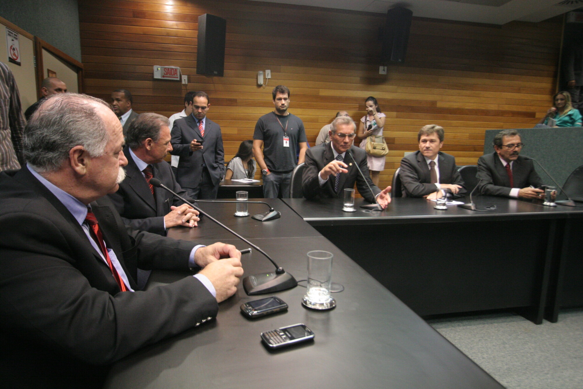 Titon se despede da presidência da CCJ