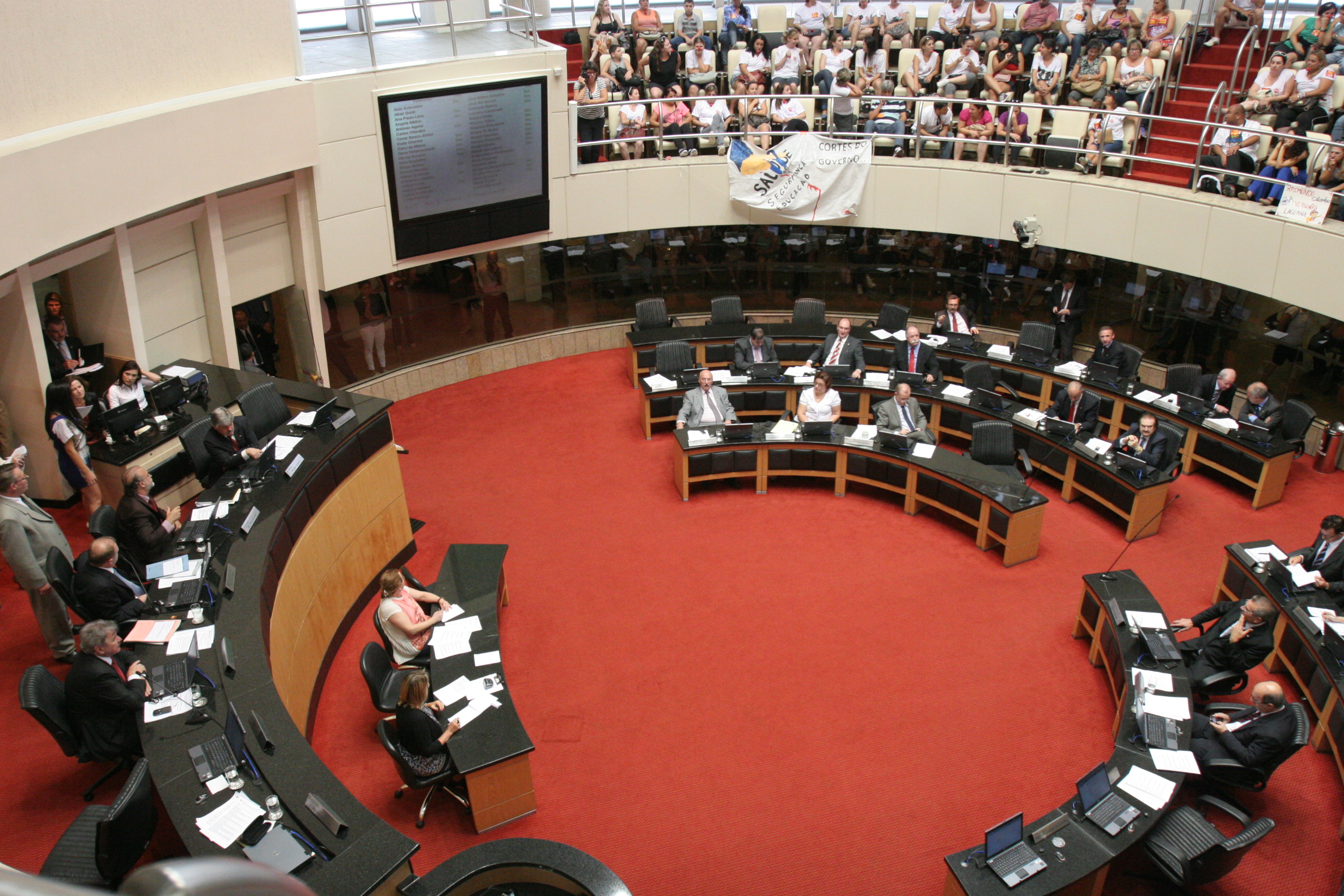 Sessão Ordinária - Plenário Osni Régis - Foto: Carlos Kilian
