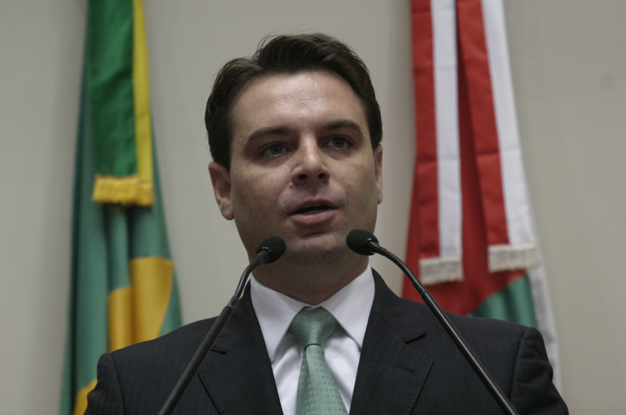 Cesar Souza Junior oficializa saída do Parlamento Catarinense