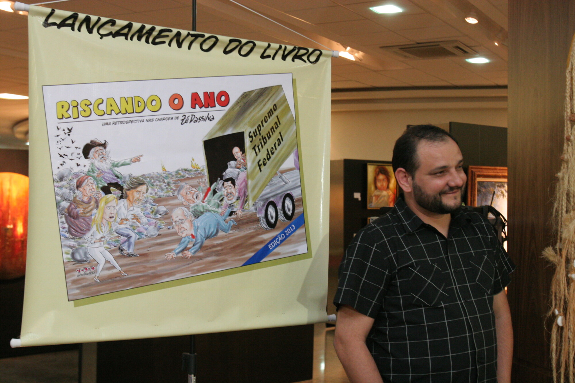 Cartunista Zé Dassilva lança retrospectiva bem-humorada de 2012