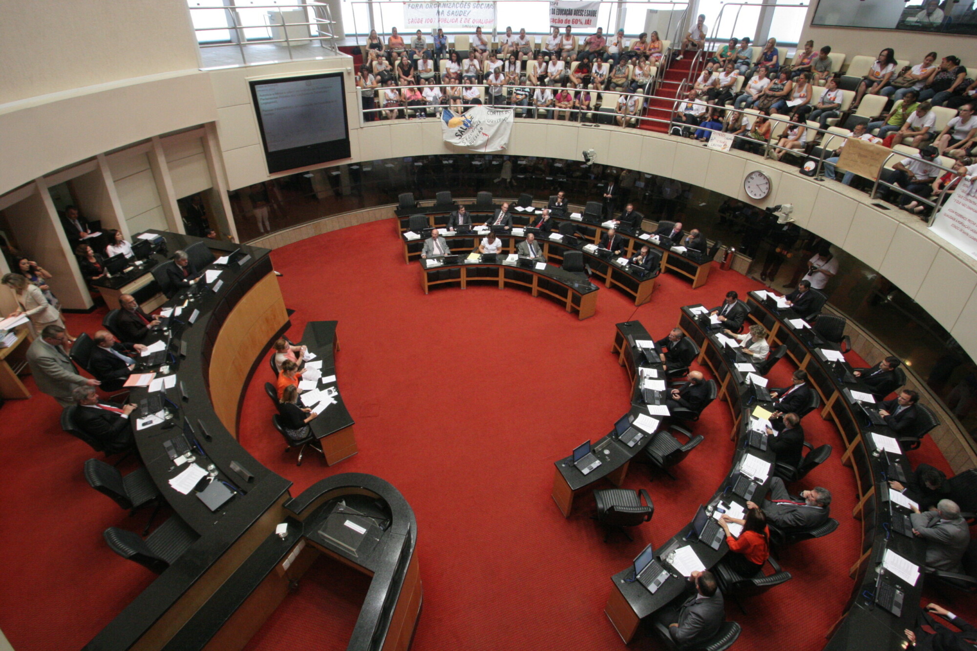 Deputados aprovam Lei Orçamentária para 2013 e revisão do PPA