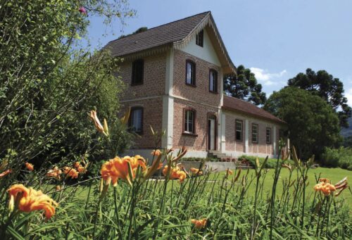 Rancho Queimado vira tema de livro que será lançado hoje na Assembleia