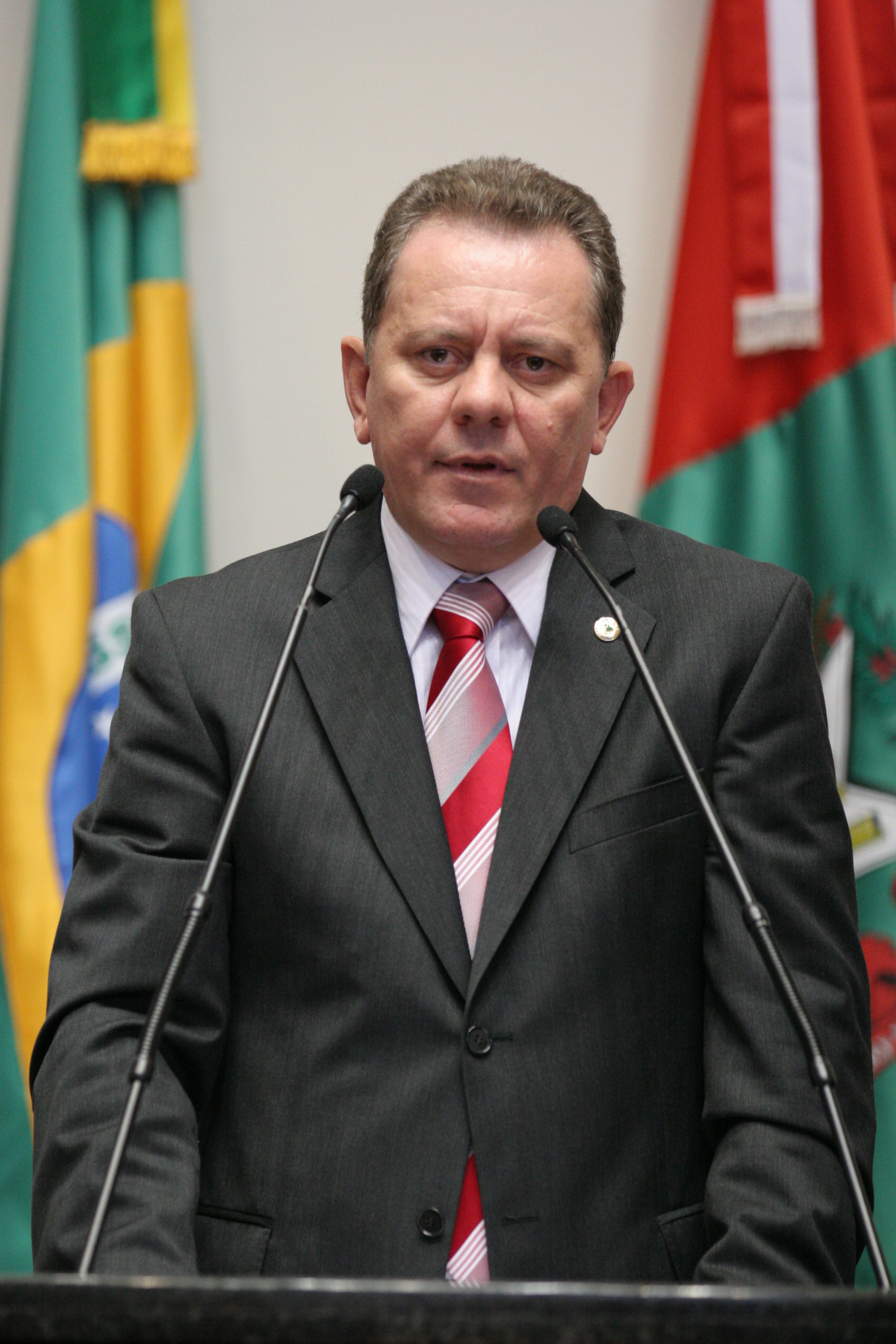 Deputado Joares Ponticelli fala como Presidente da Assembleia. Foto: Carlos Kilian
