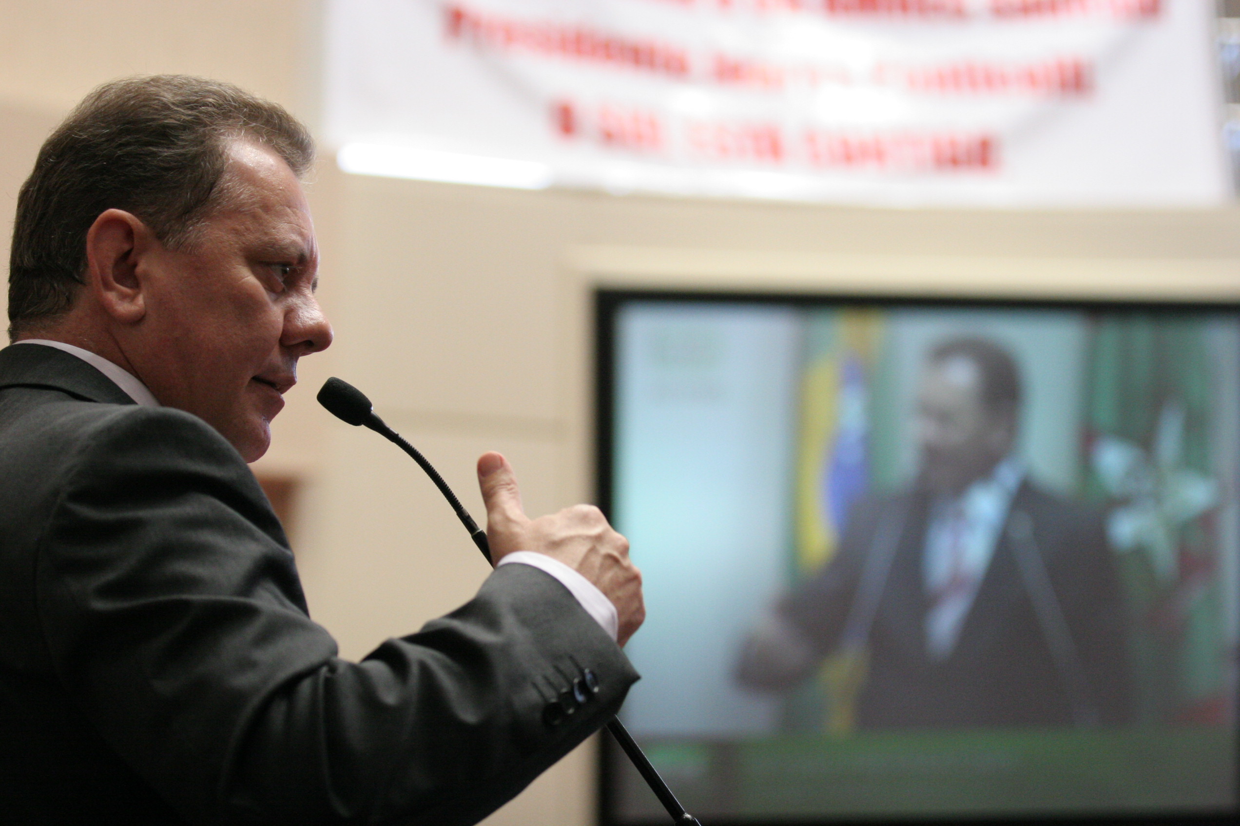 Deputado Joares Ponticelli fala como Presidente da Assembleia. Foto: Carlos Kilian