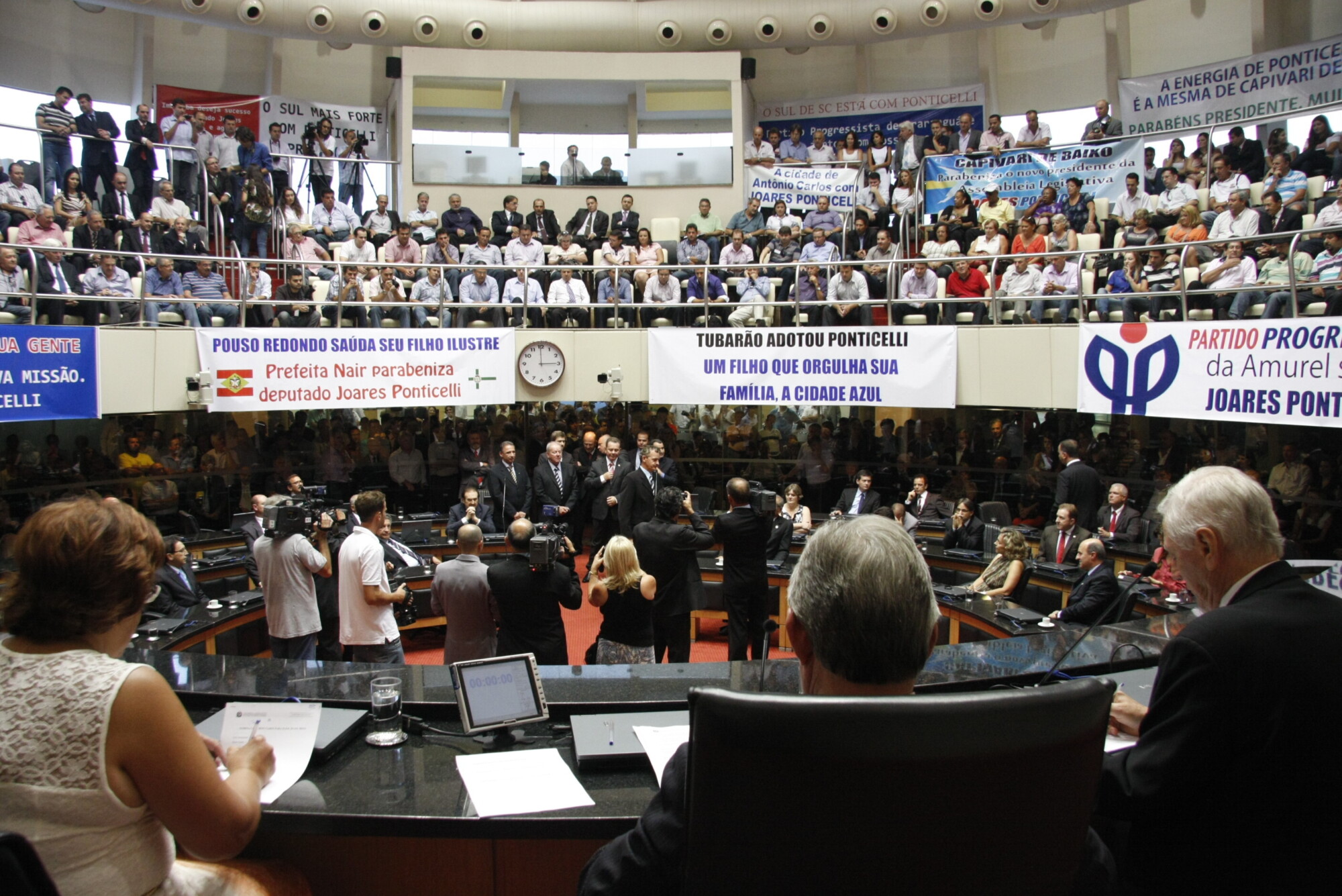 Legislativo elege Ponticelli presidente e renova integrantes da Mesa