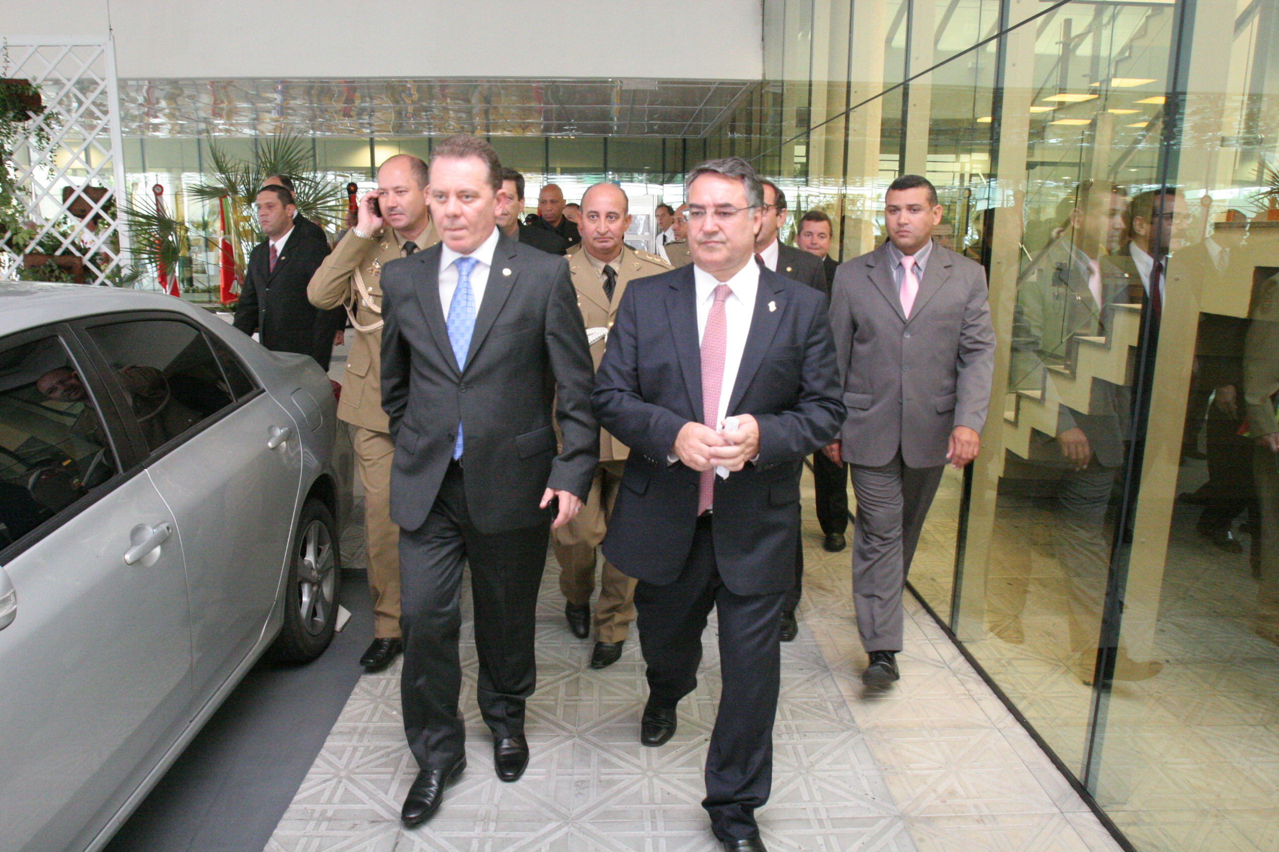 Governador deixa Palácio Barriga Verde