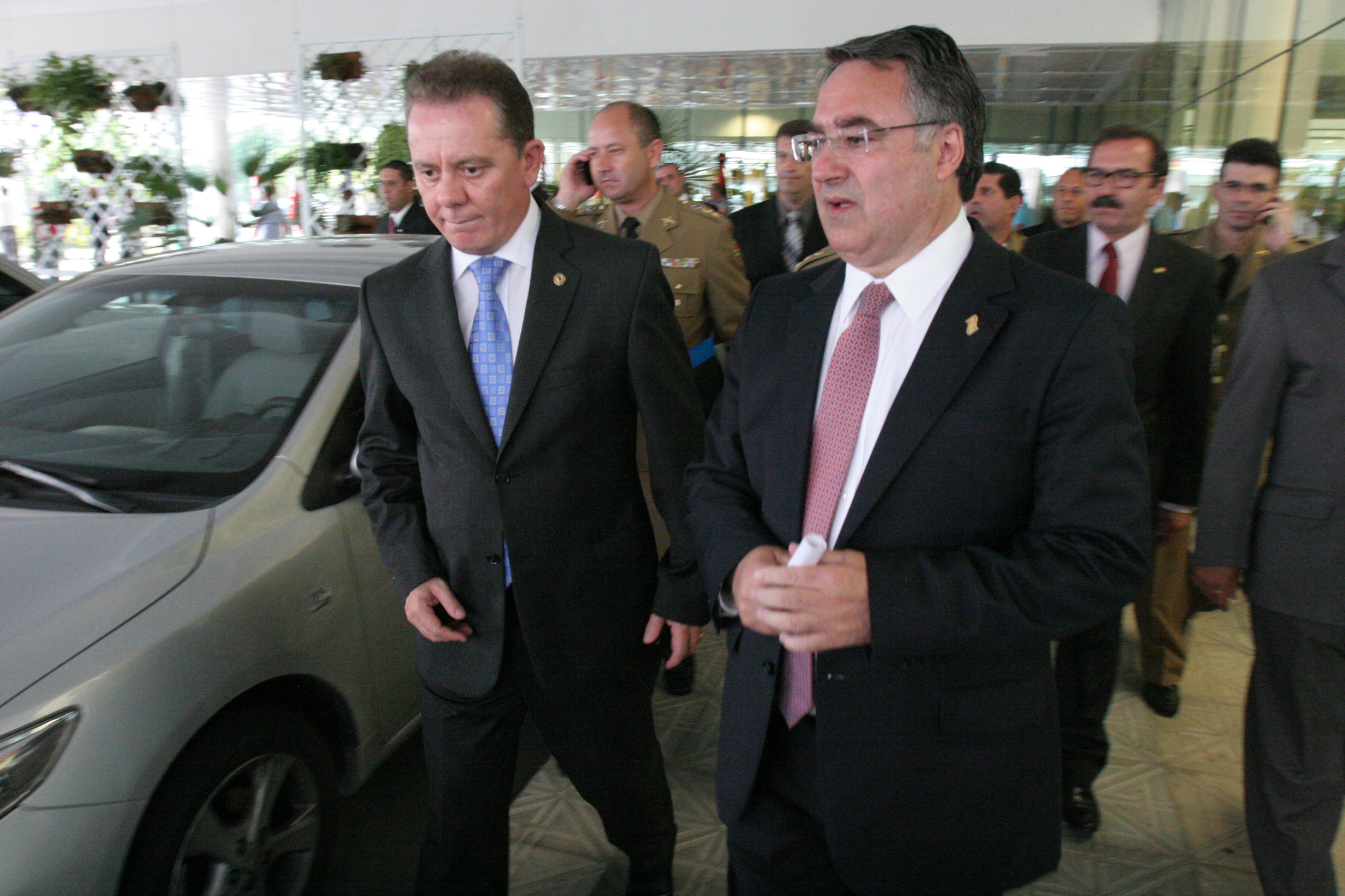 Governador deixa Palácio Barriga Verde