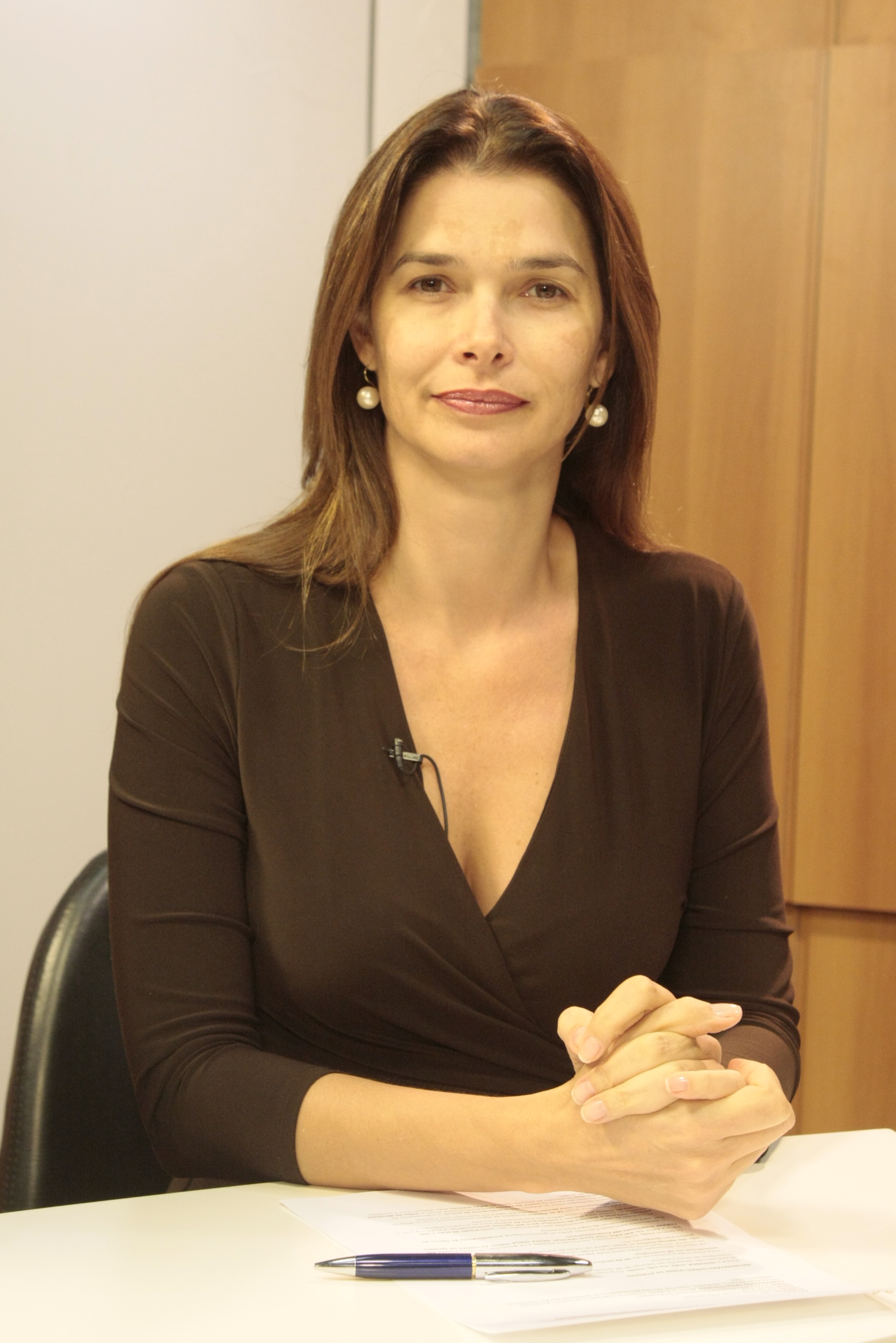 Deputada Angela Albino