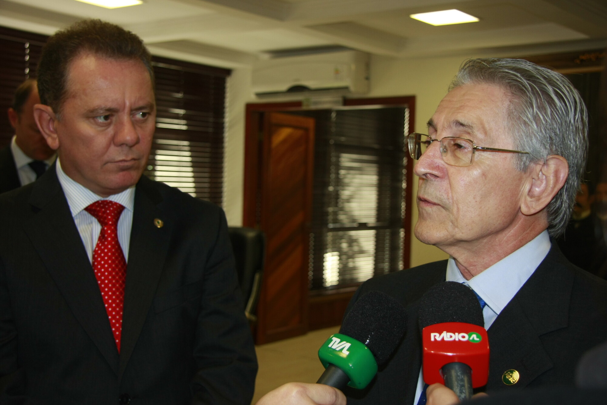 Presidente da Fiesc visita Assembleia Legislativa