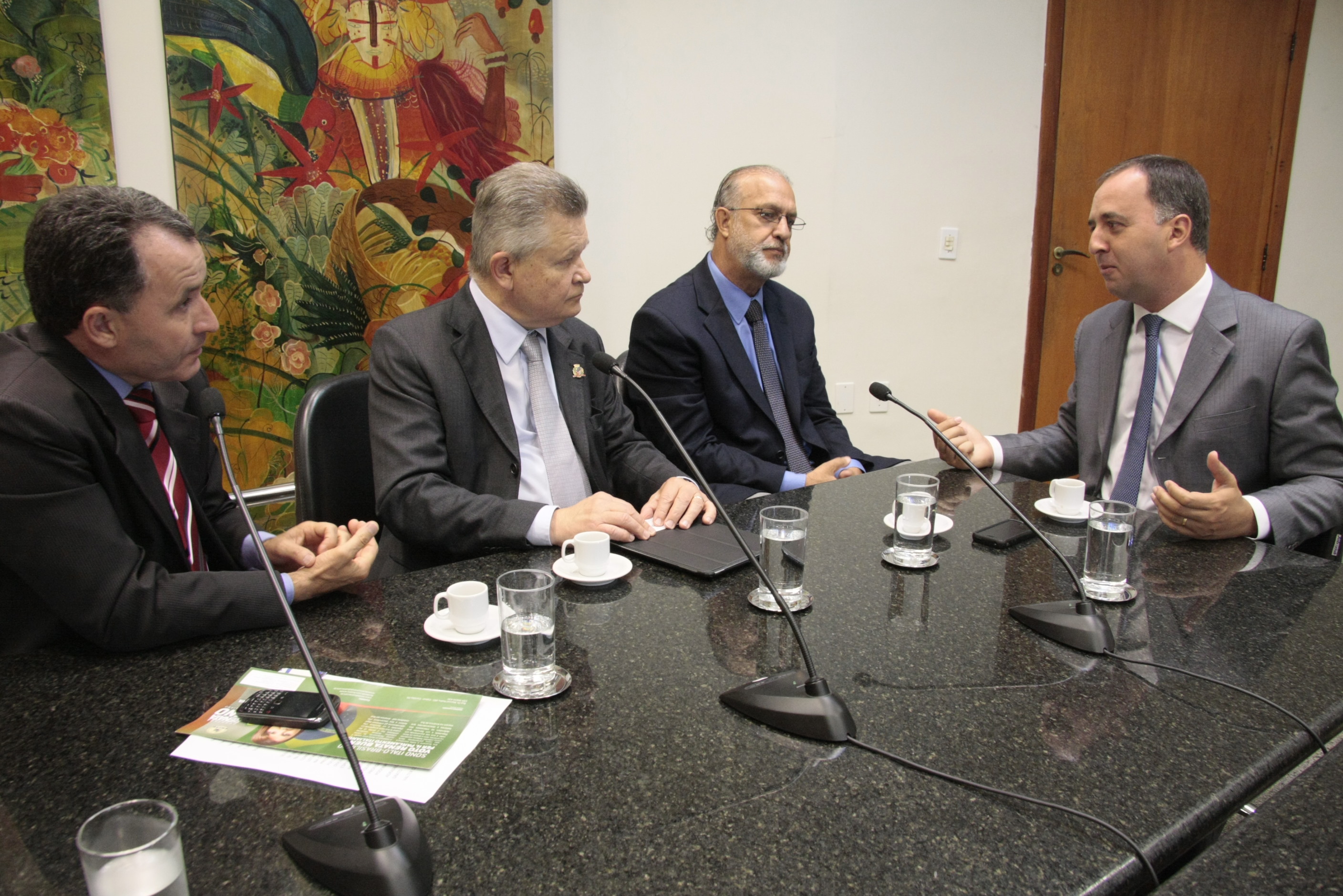 Deputados da região, recebem o Prefeito de Joinville, Udo Döhler.