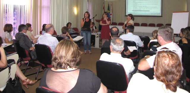 Luciane representa o Parlamento no Fórum Estadual da Educação