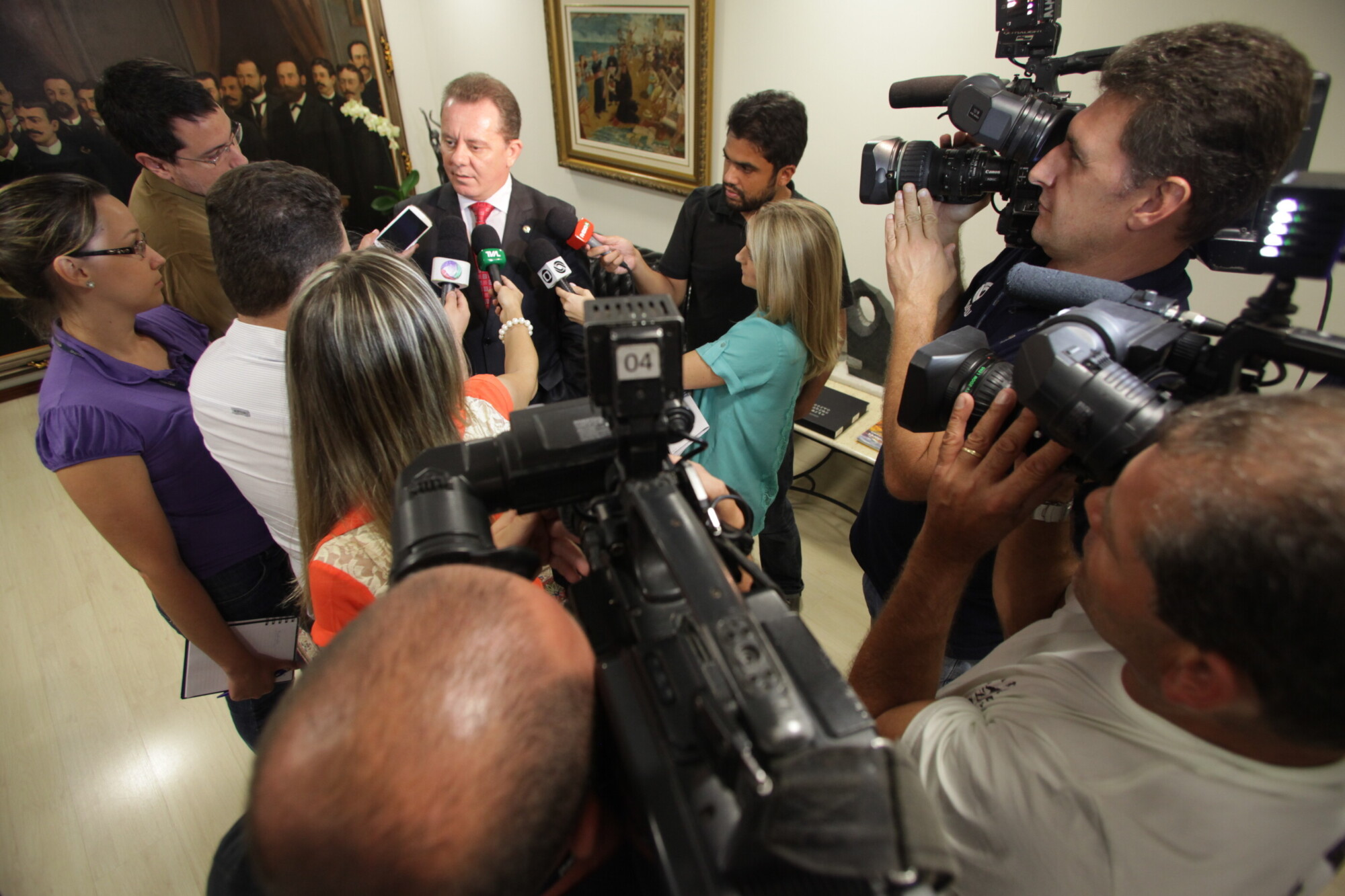 Presidente do Legislativo presta esclarecimentos sobre auxílio-moradia