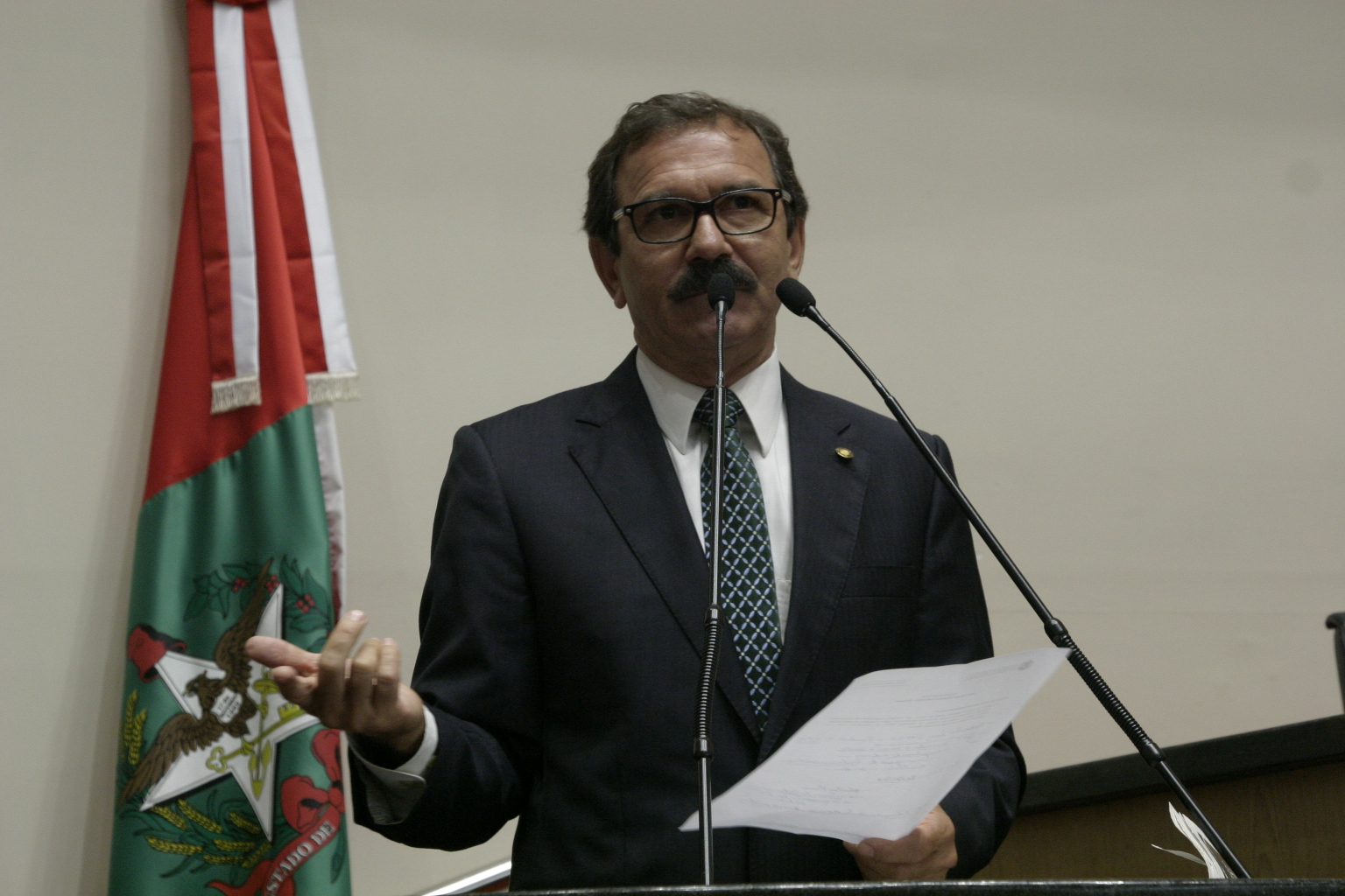 Sessão Ordinária - Plenário Osni Régis. Deputado Serafim Venzon (PSDB). Foto: Eduardo Guedes