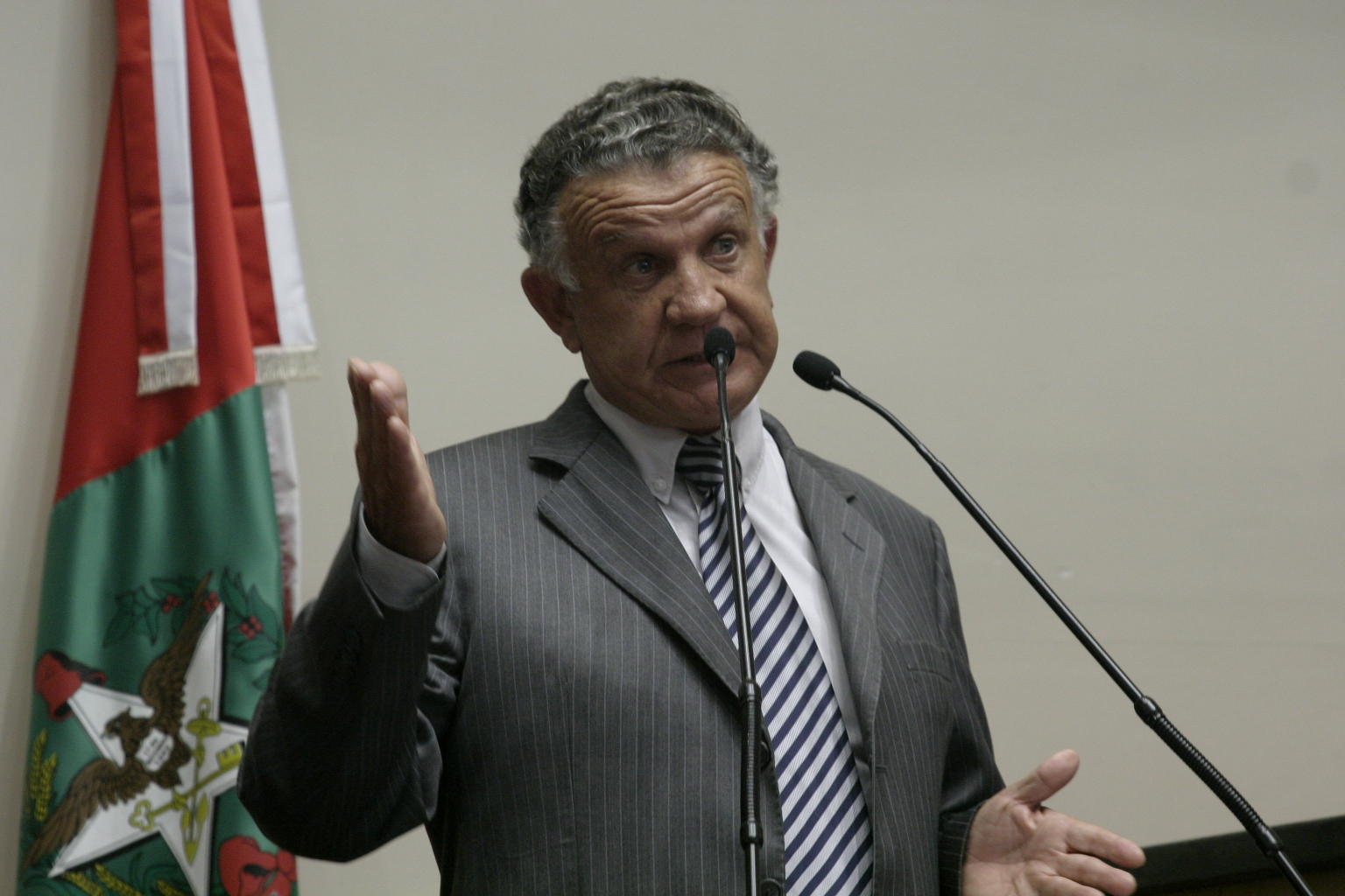 Sessão Ordinária - Plenário Osni Régis. Deputado Edison Andrino (PMDB). Foto: Eduardo Guedes