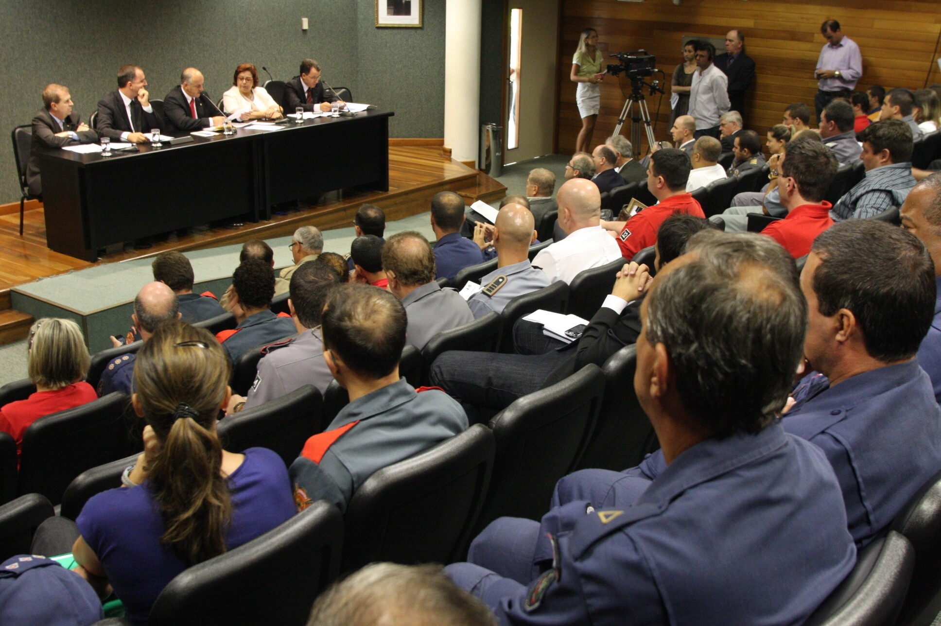 Parlamentares preparam análise de mais de 300 projetos em tramitação