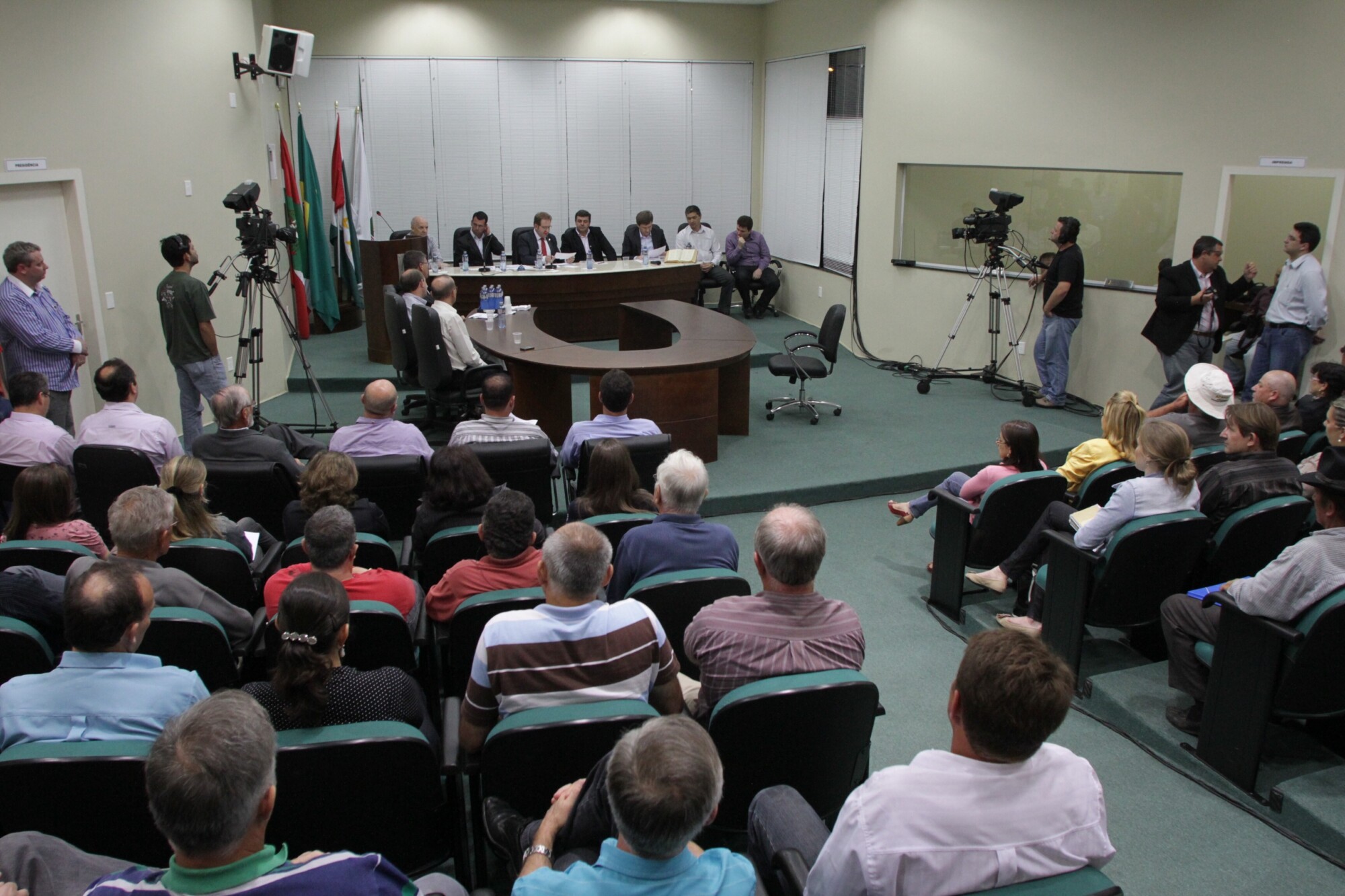 Deputados e prefeitos querem pavimentação da rodovia Jacob Westrup
