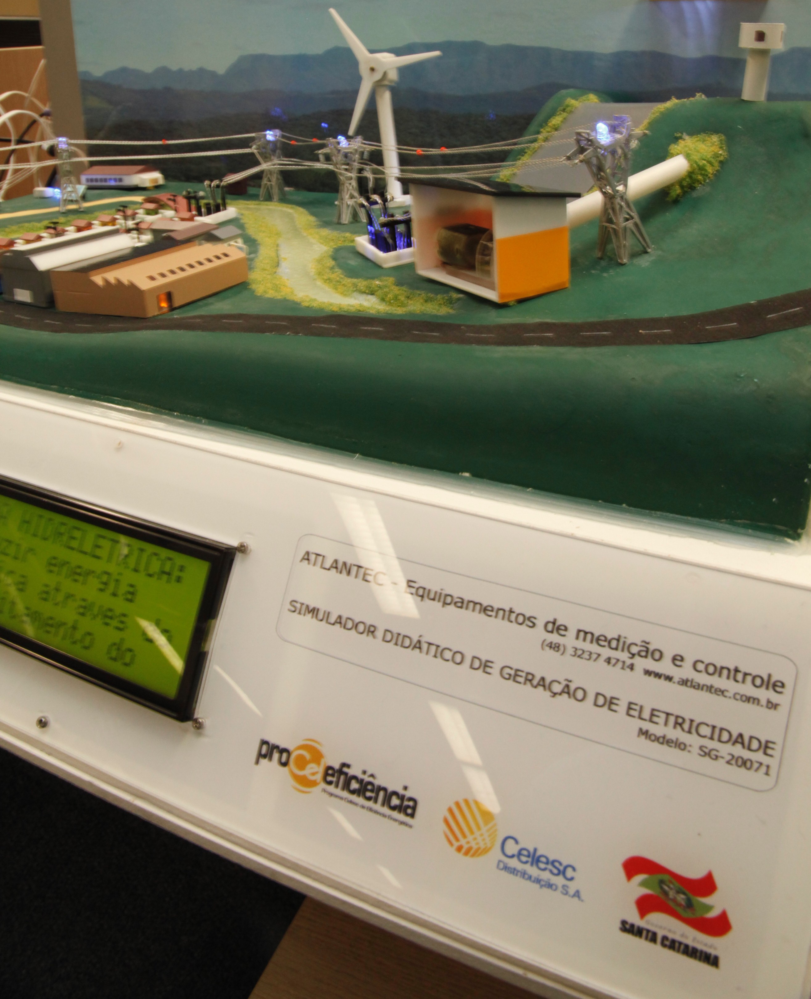 Simulador Didático de Geração de Eletricidade    Foto Carlos Kilian