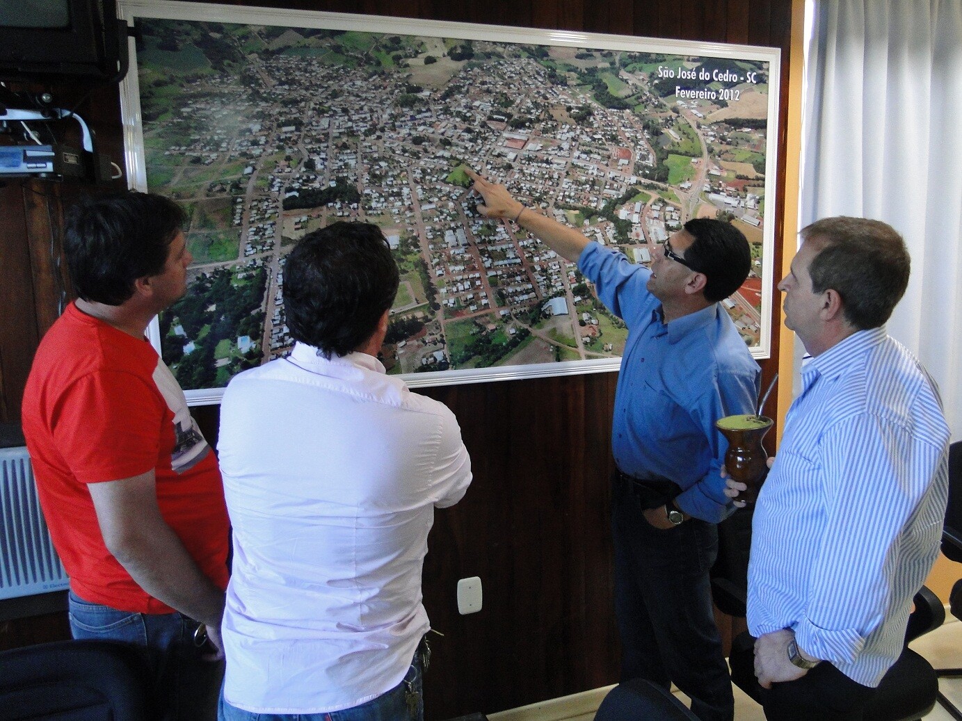 Eskudlark no gabinete do prefeito Plínio