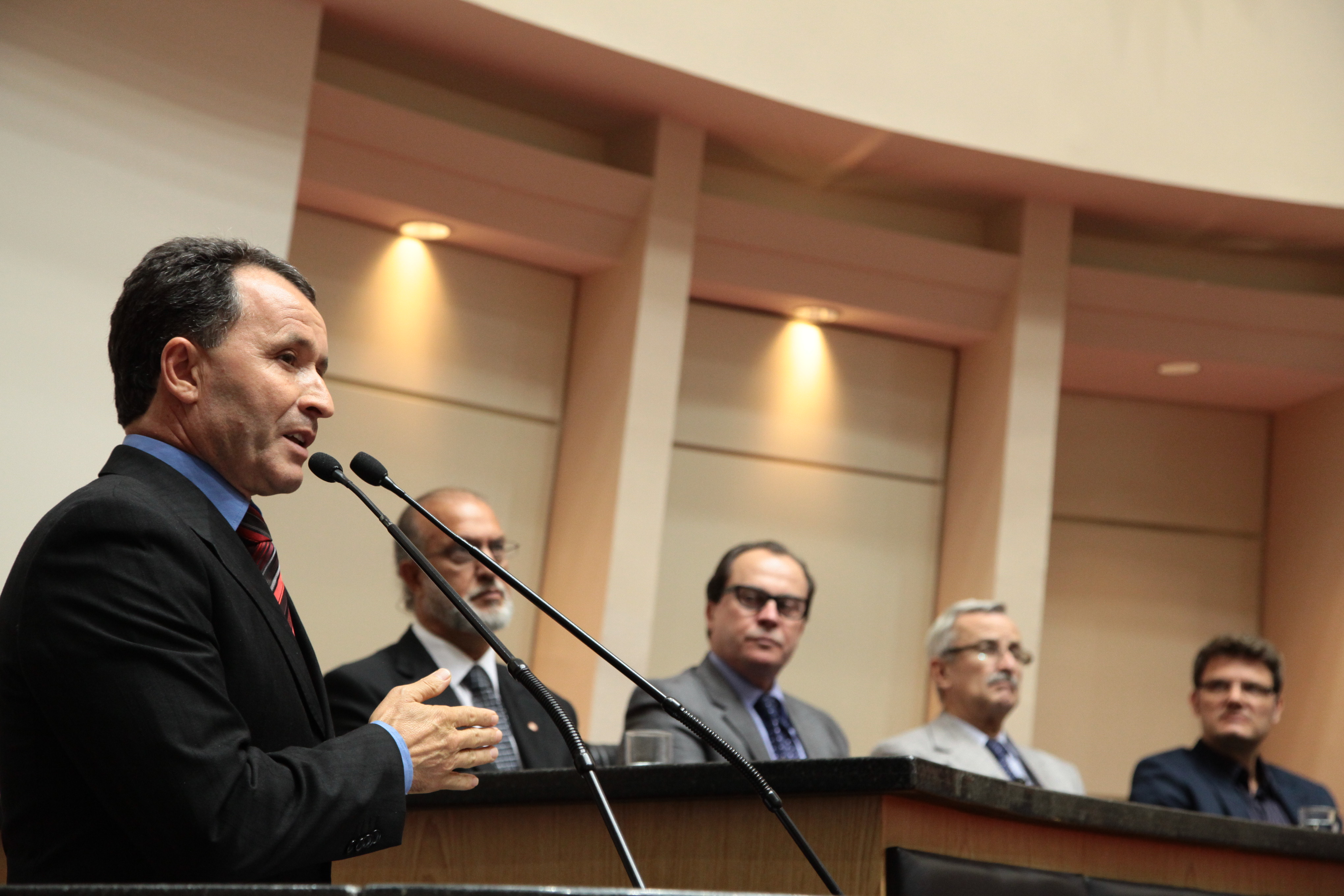 Sessão especial comemora 90 anos do Jornal A Notícia. Deputado Darci de Matos (PSD).  Foto: Miriam Zomer