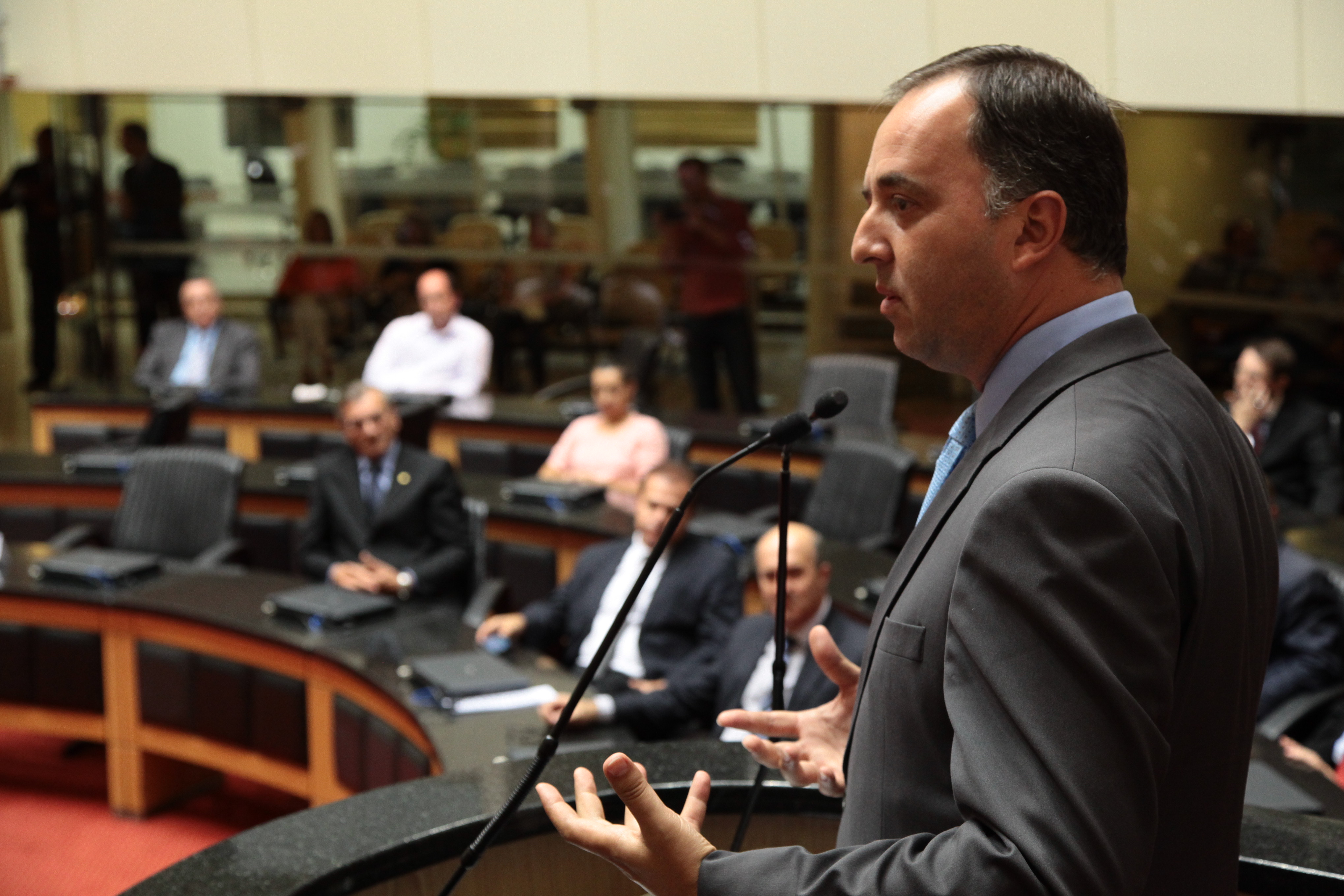 Sessão especial comemora 90 anos do Jornal A Notícia. Deputado Kennedy Nunes (PSD). Foto: Miriam Zomer