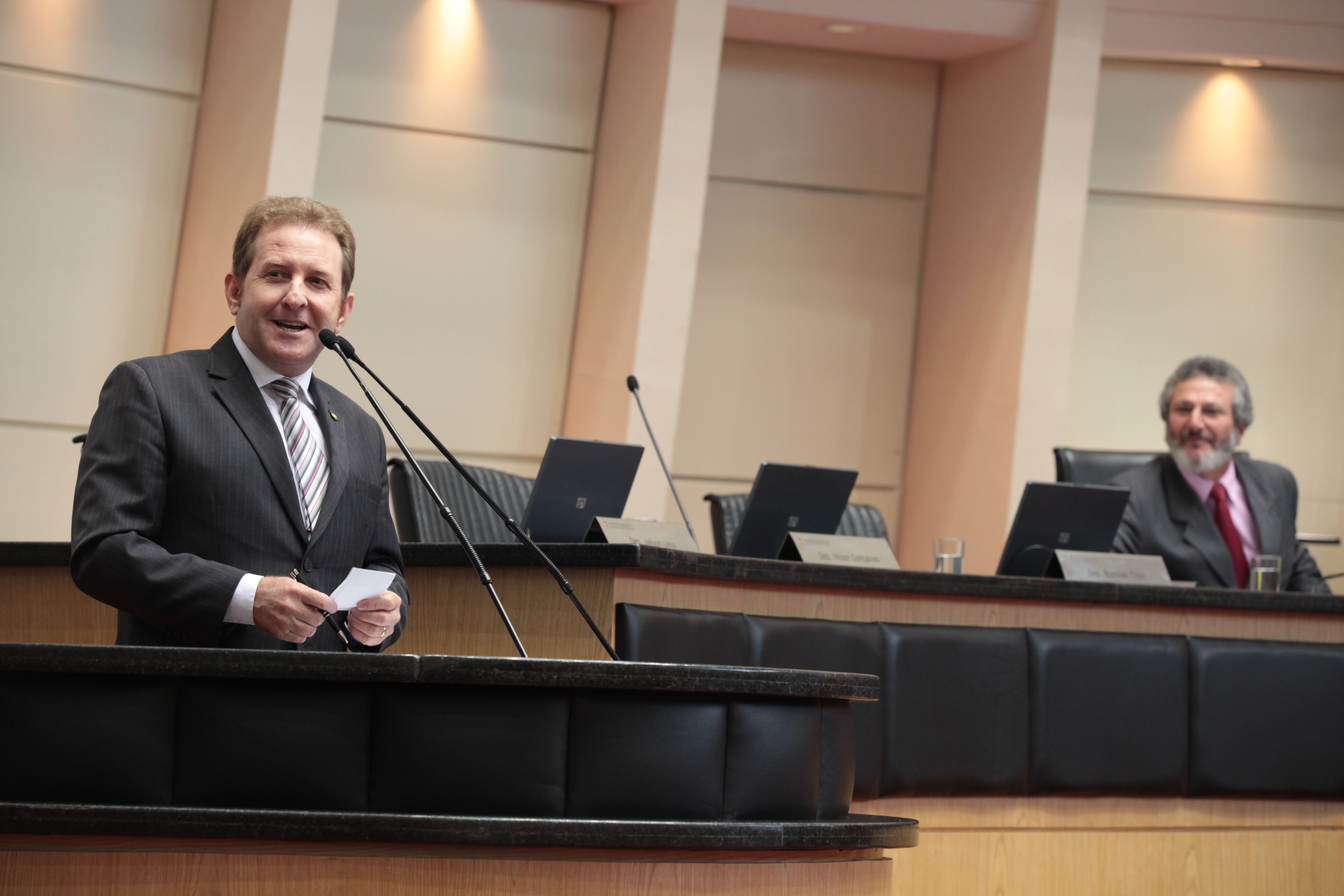 Sessão Ordinária - Plenário Osni Régis. Deputado Valmir Comin (PP). Foto: Miriam Zomer