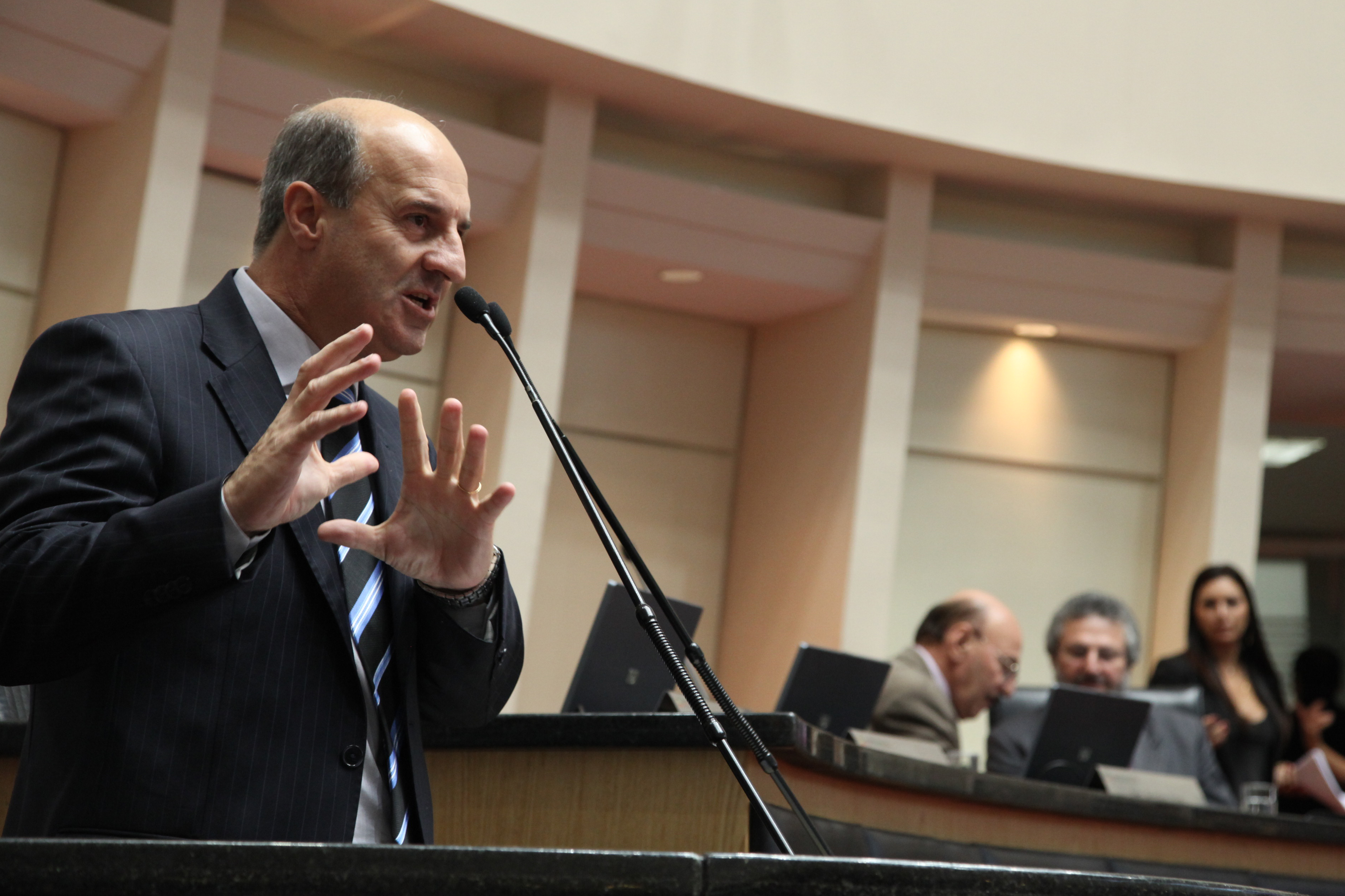 Sessão Ordinária - Plenário Osni Régis. Deputado José Milton Scheffer (PP). Foto: Miriam Zomer