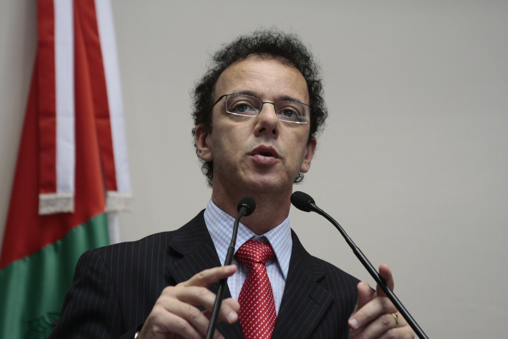 Entrevista: deputado Ismael dos Santos fala da proposta de comissão sobre combate às drogas