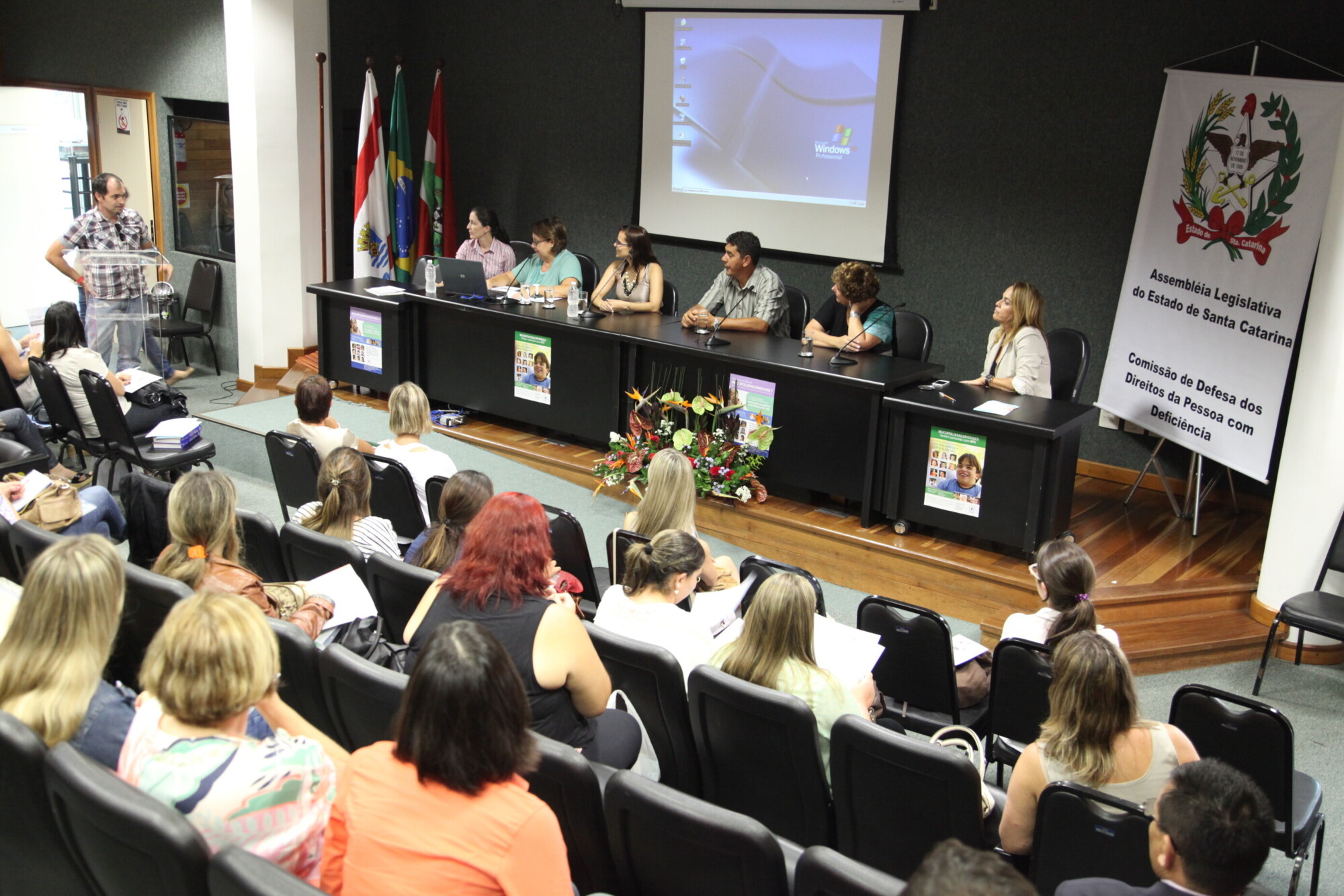 Especialista palestra sobre diagnóstico de doenças raras de causa metabólica