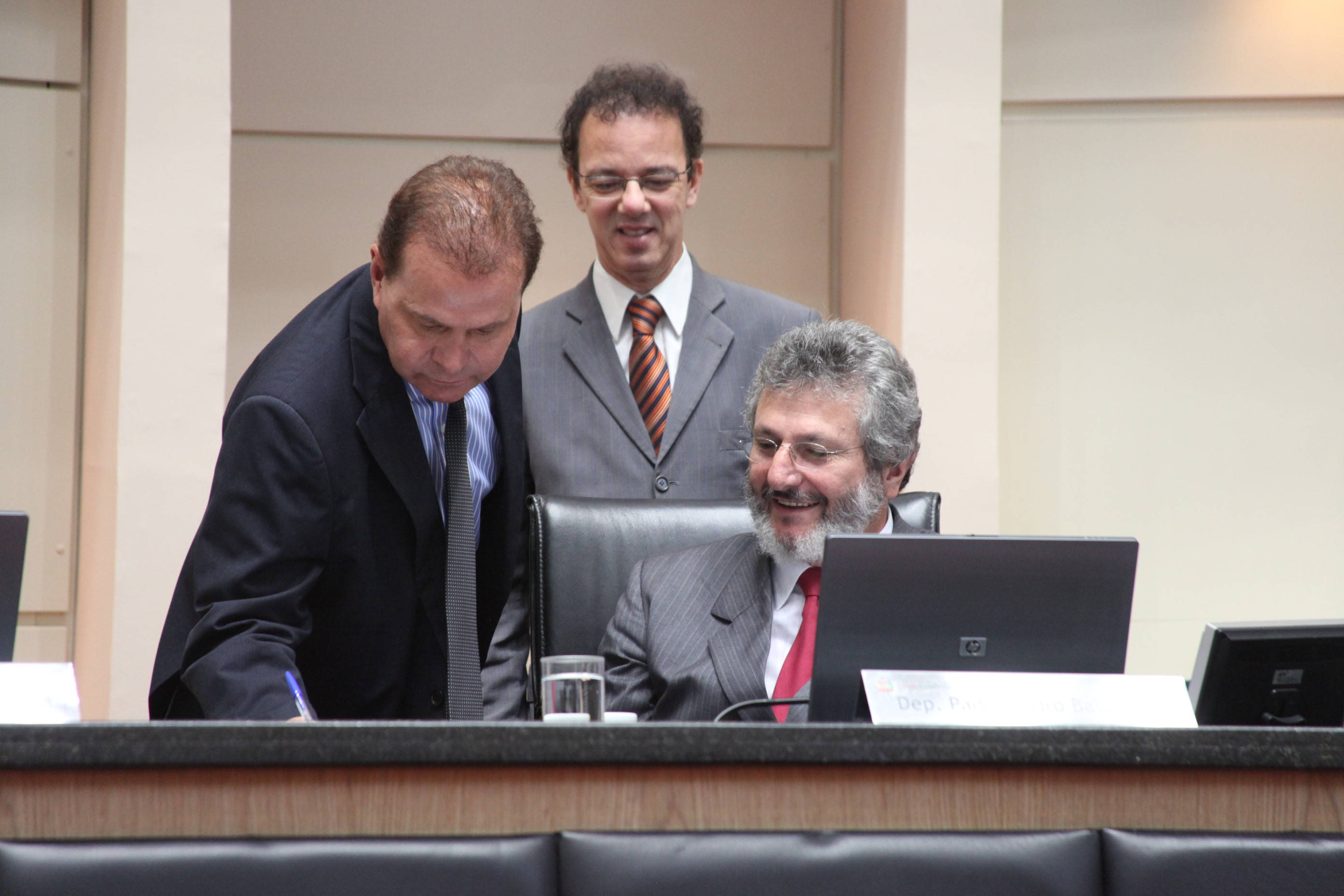 Sessão Ordinária - Plenário Osni Regis. Foto: Fábio Queiroz