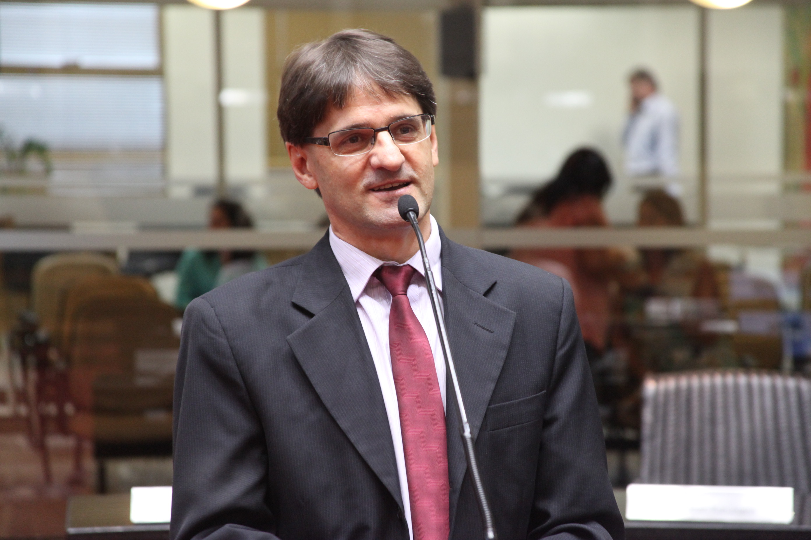 Sessão Ordinária - Plenário Osni Regis. Deputado Neodi Saretta (PT).  Foto: Fábio Queiroz