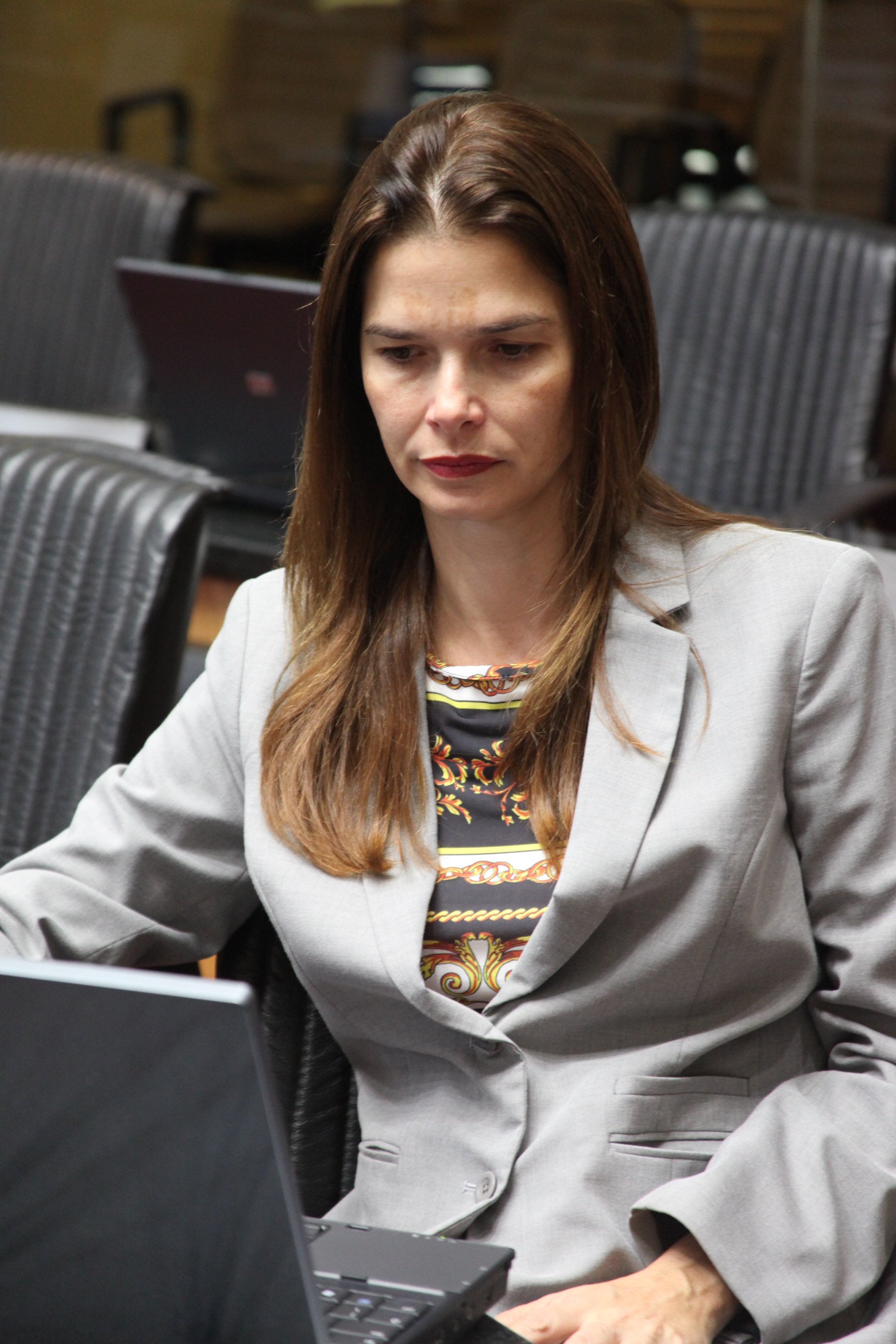 Sessão Ordinária - Plenário Osni Regis. Deputada Ângela Albino (PCdoB).  Foto: Fábio Queiroz