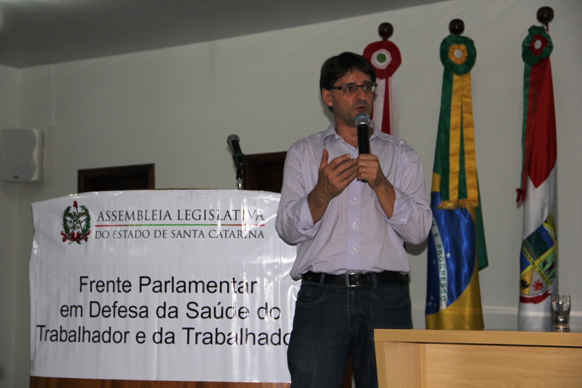 Deputado Neodi Saretta (PT) no seminário “Uma SC sem LER é possível?”, realizado em Jaraguá do Sul