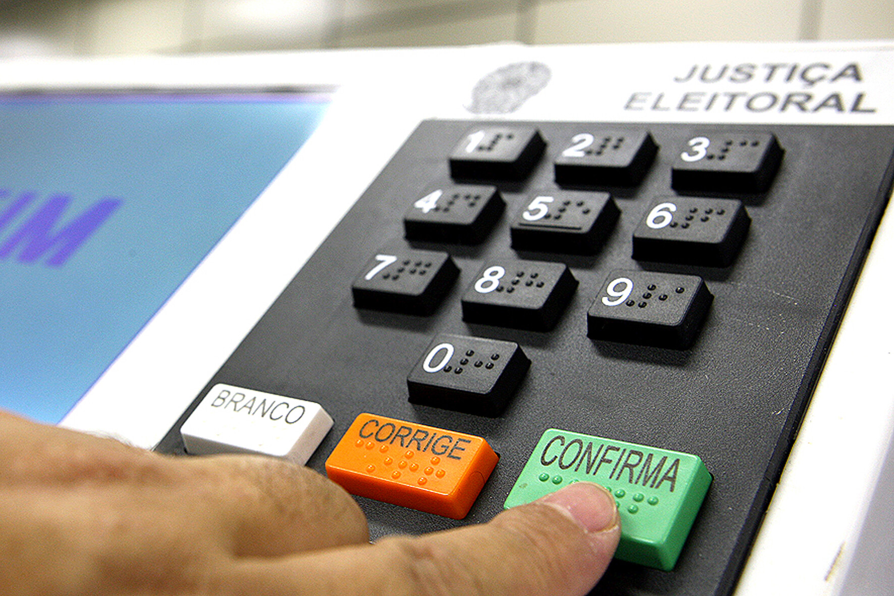 Quatro municípios elegem prefeitos