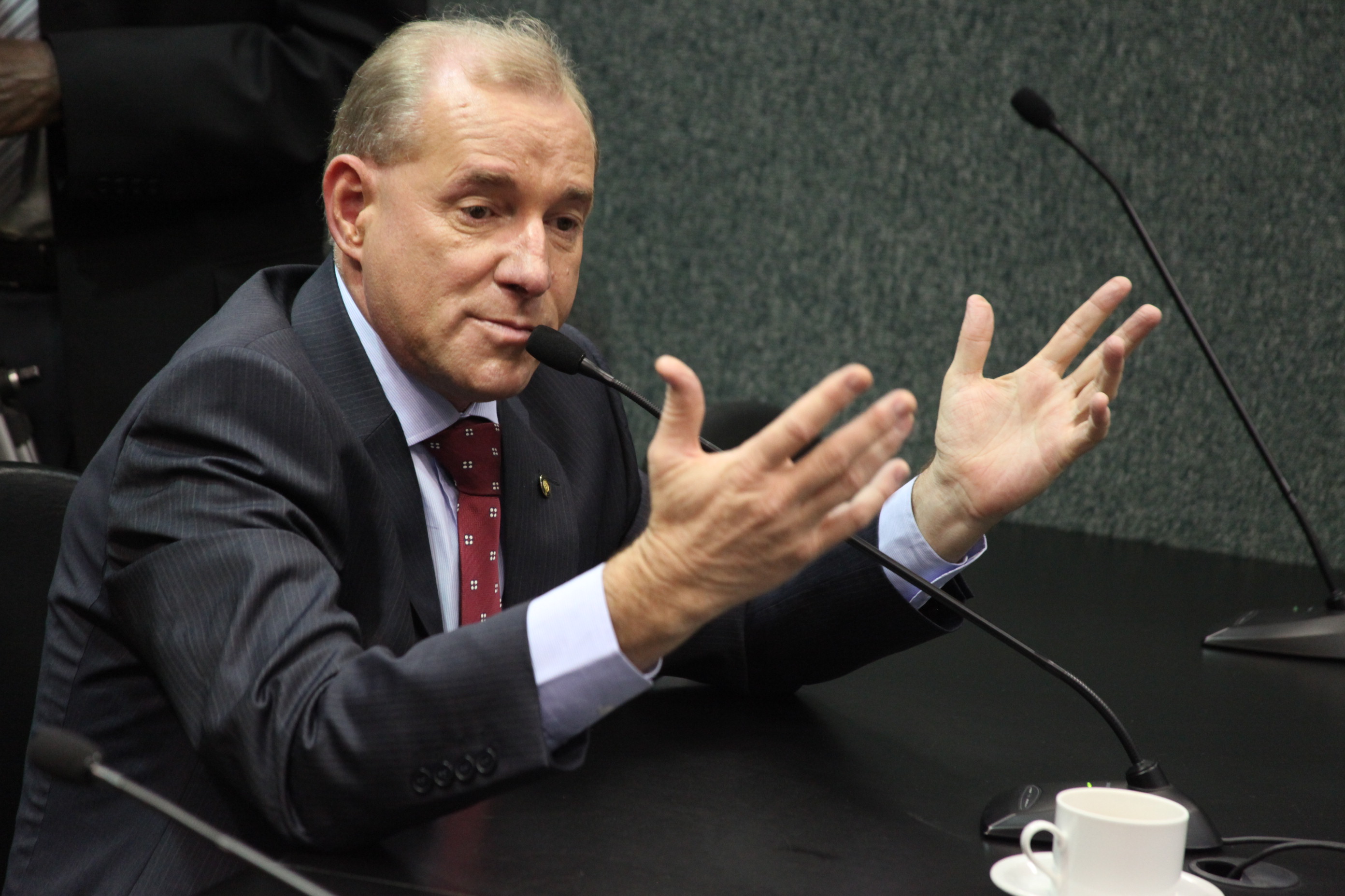 Deputado Aldo Schneider (PMDB) - Reunião da Comissão de Finanças e Tributação