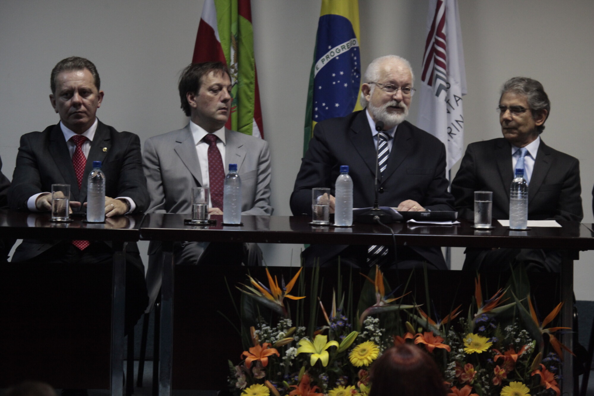 Deputado Joares Ponticelli (e) representou o Parlamento catarinense