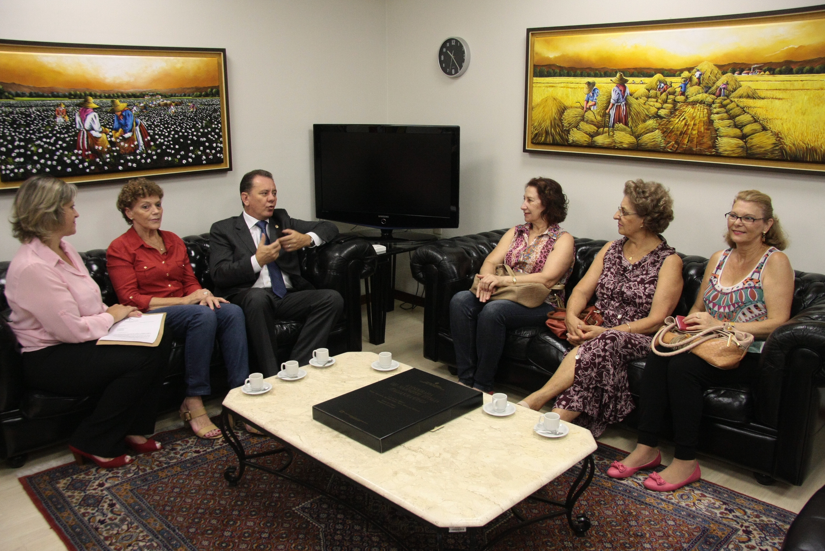 Audiência  do Presidente com a Associação das Mulheres Ostinas - Foto: Eduardo Guedes