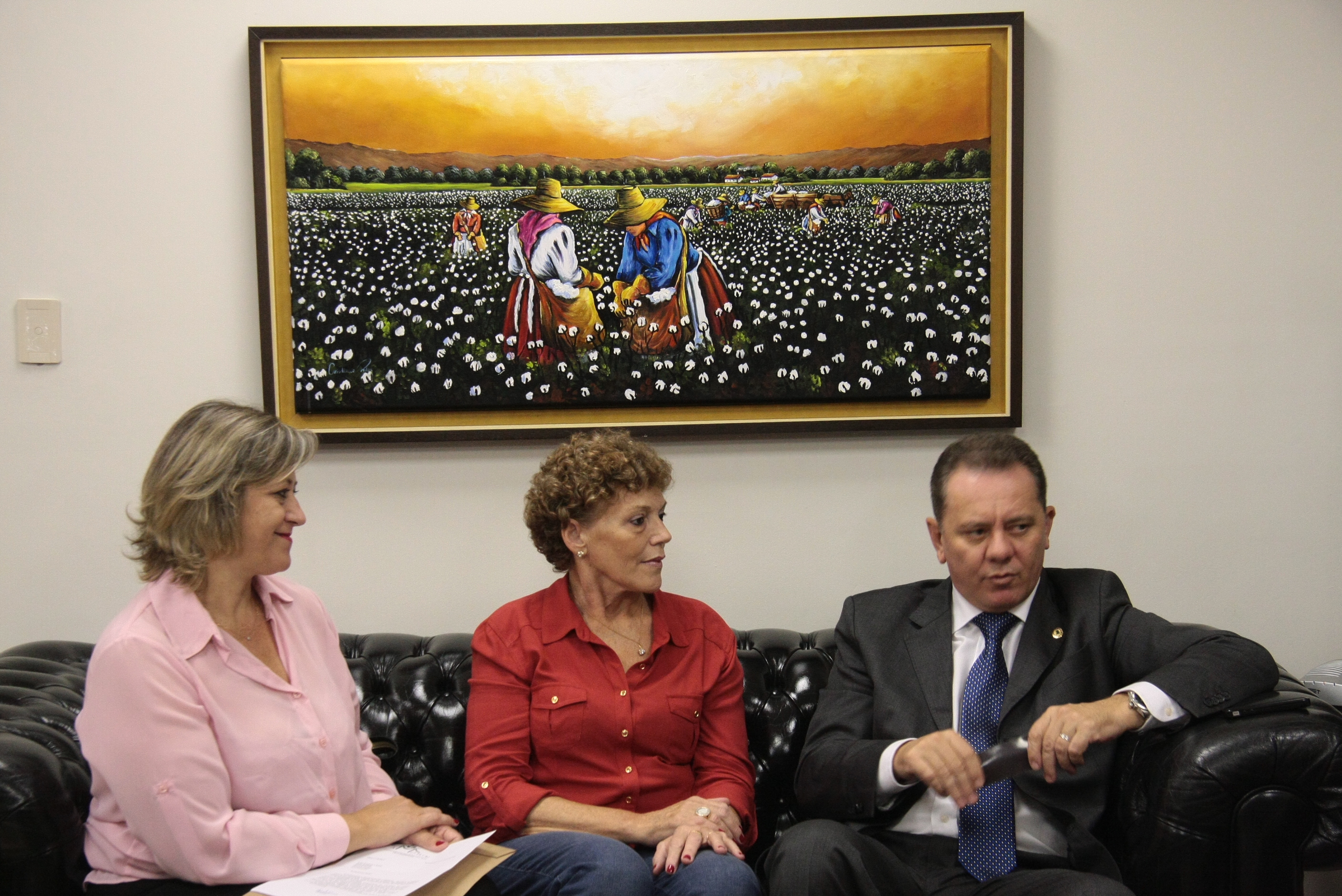 Audiência  do Presidente com a Associação das Mulheres Ostinas - Foto: Eduardo Guedes