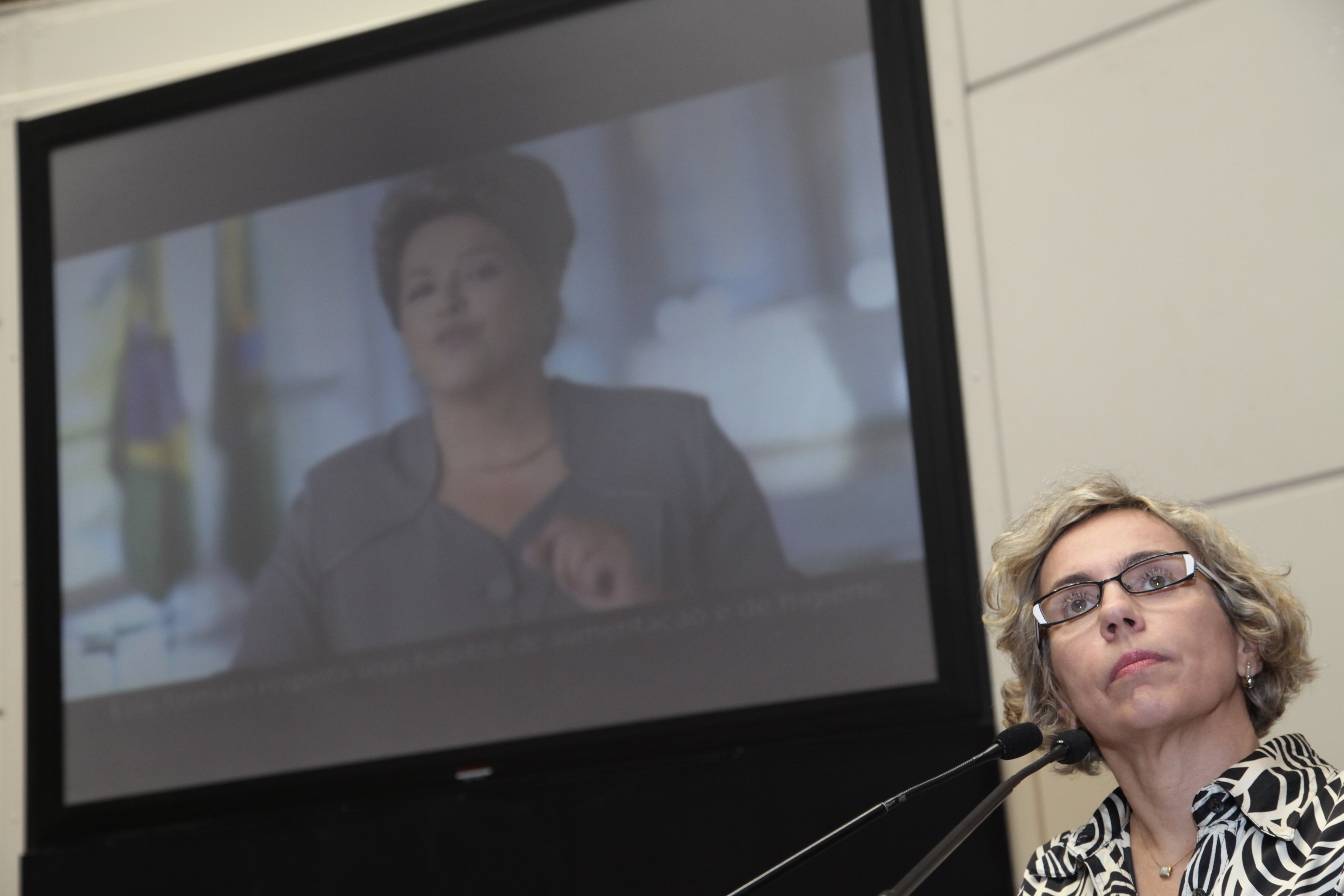 Sessão Ordinária Plenário Osni Régis - Deputada Ana Paula Lima (PT)