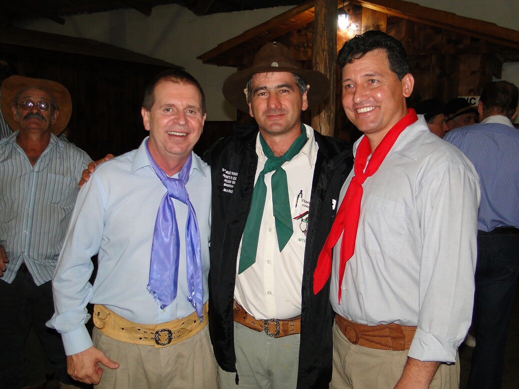 Deputado Eskudlark presente no rodeio em Anchieta