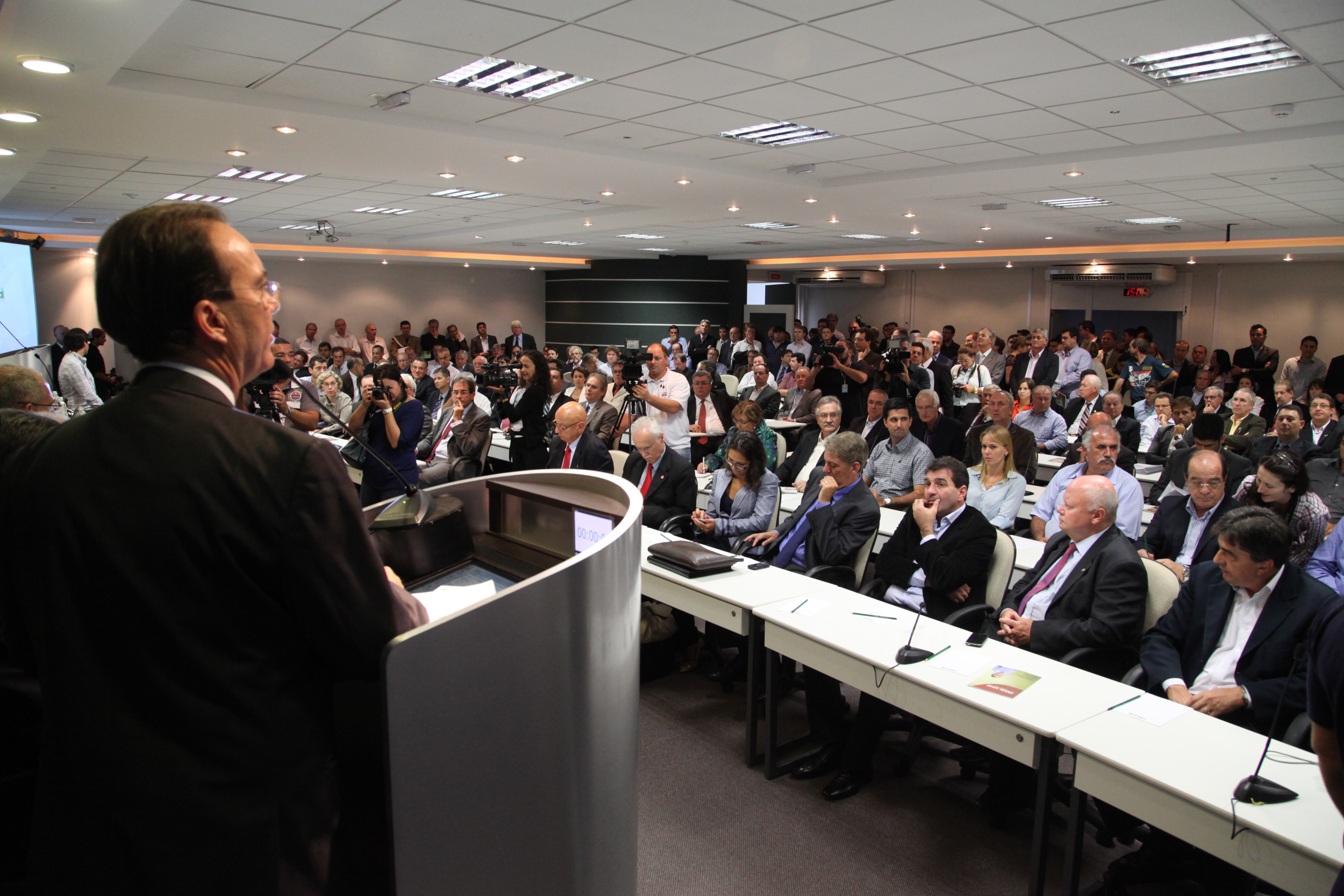 Debate sobre as ferrovias catarinenses na FIESC