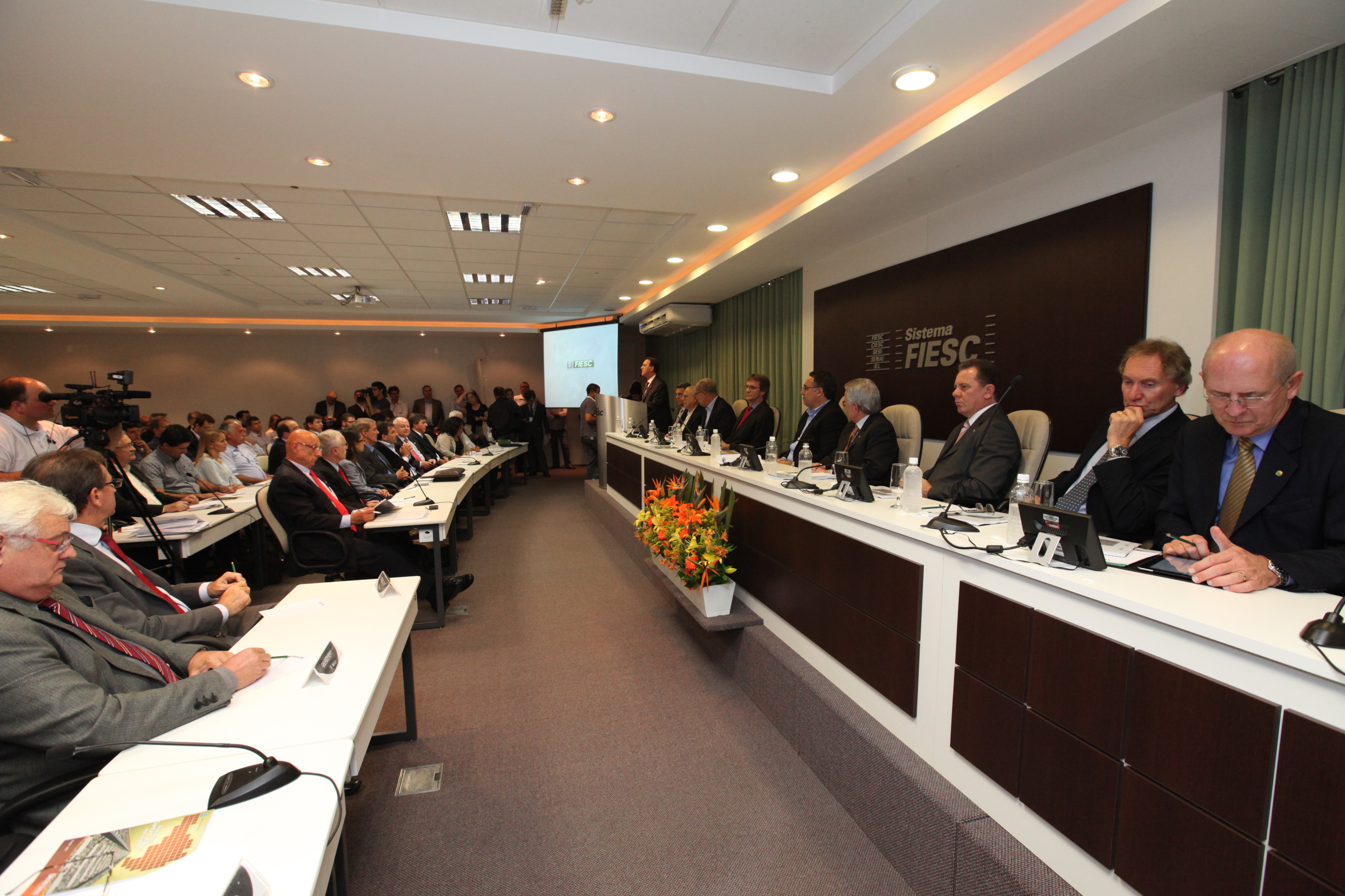 Debate sobre as ferrovias catarinenses na FIESC
